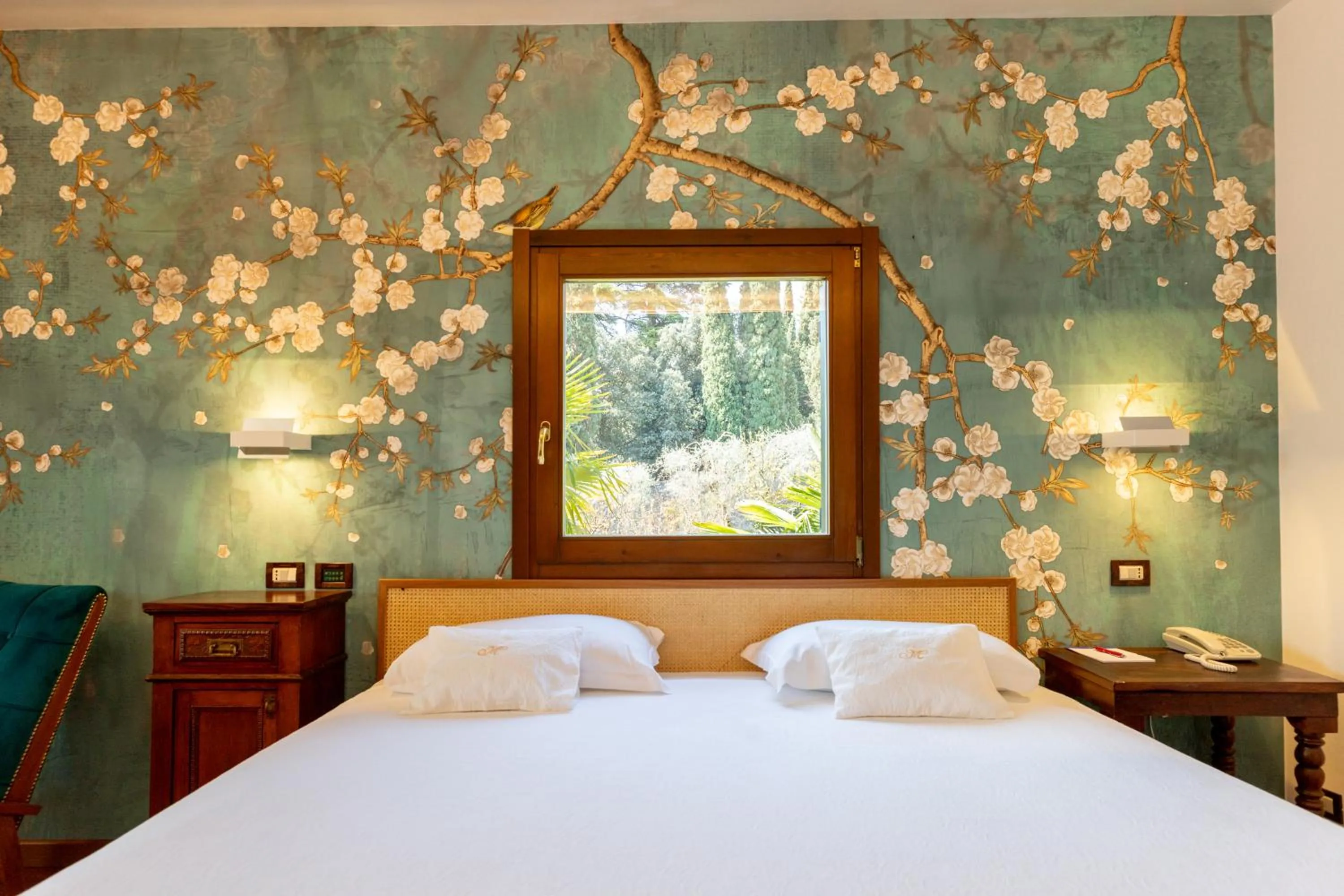 Bed in Villa Madrina Lovely and Dynamic Hotel