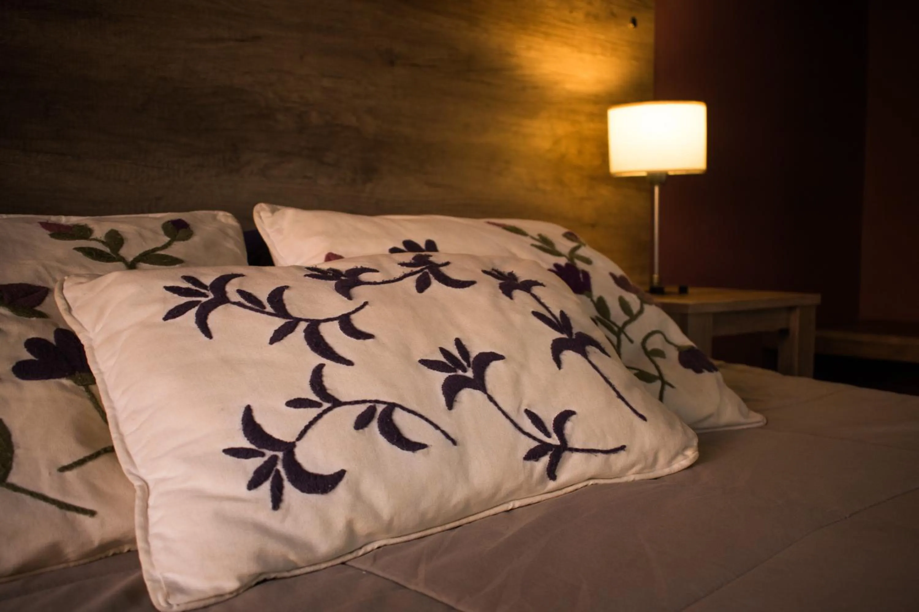 Decorative detail, Bed in La Guadalupe Cabañas