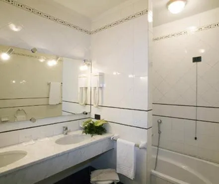 Bathroom in Hotel Vittorio