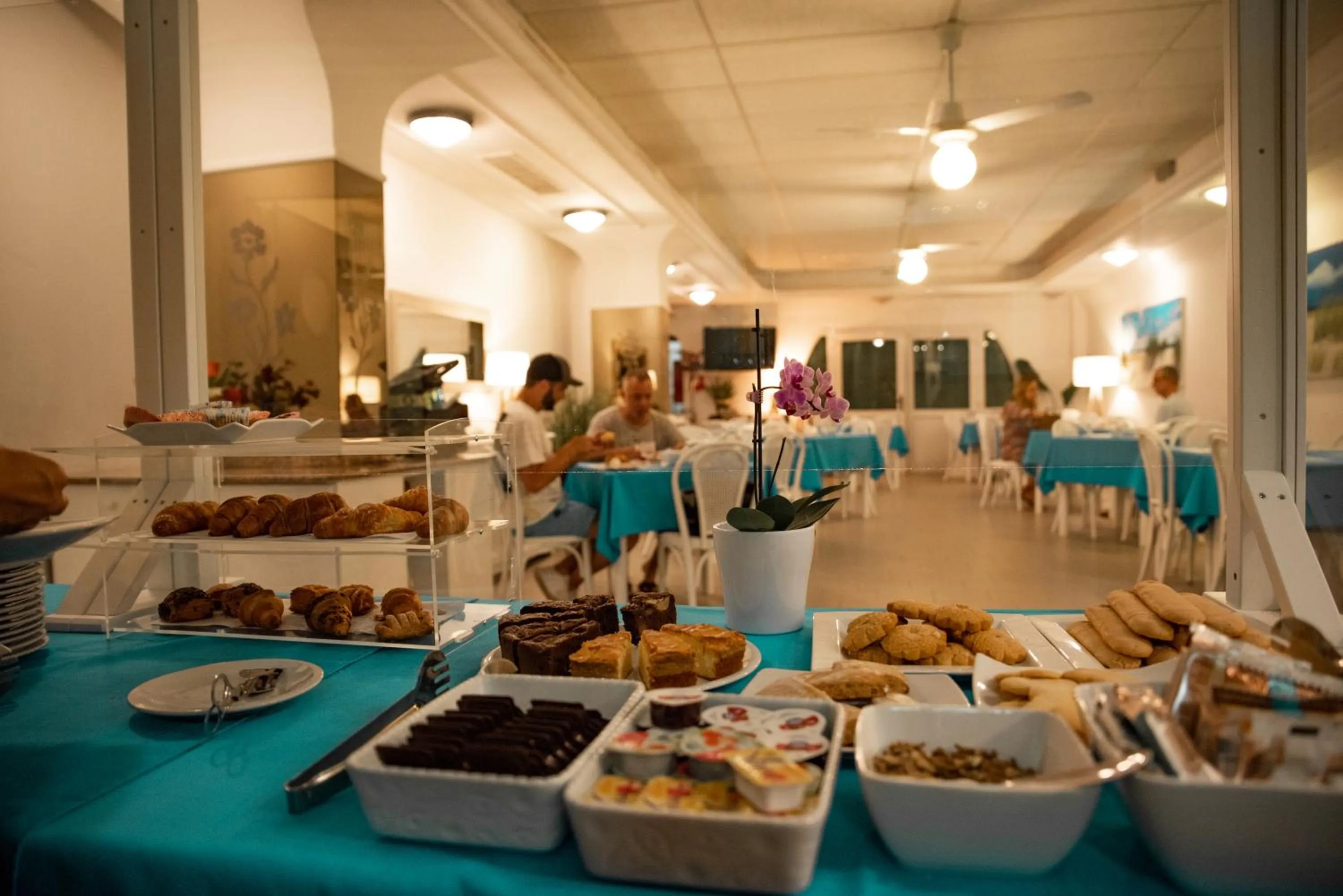 Food and drinks in Hotel Cala Di Seta