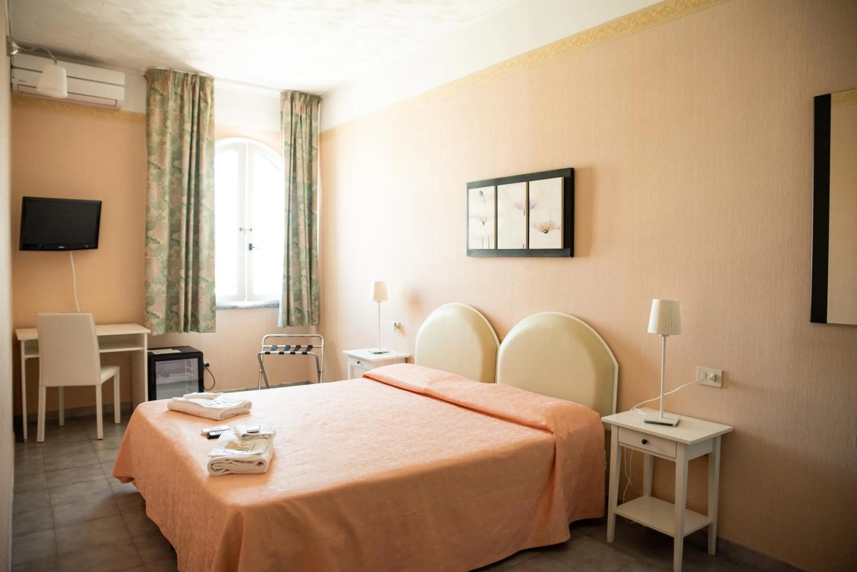 Photo of the whole room, Bed in Hotel Cala Di Seta