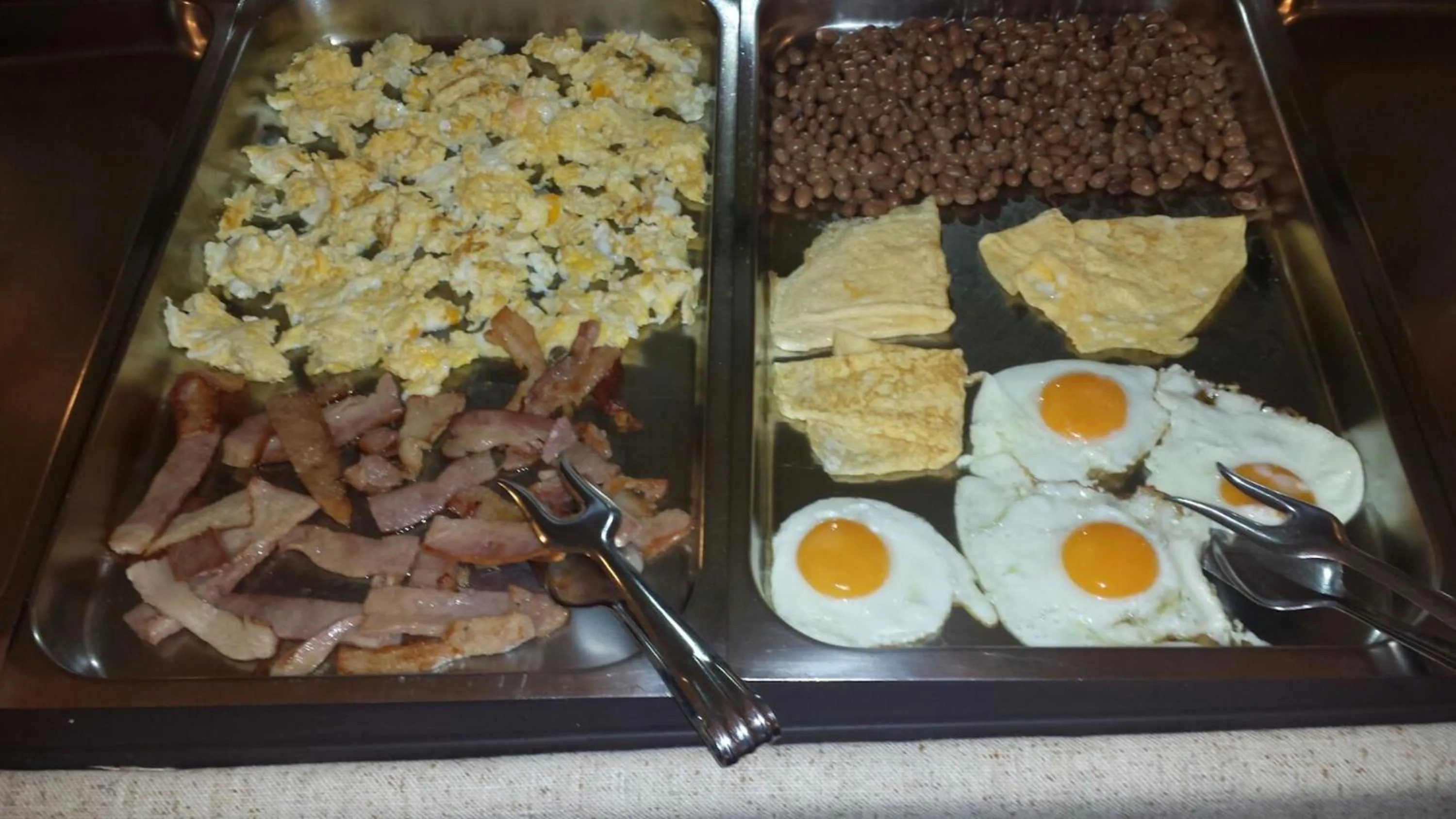 Buffet breakfast in Hotel Riviera