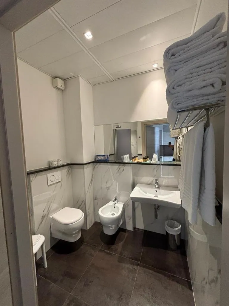 Bathroom in Hotel Plaza