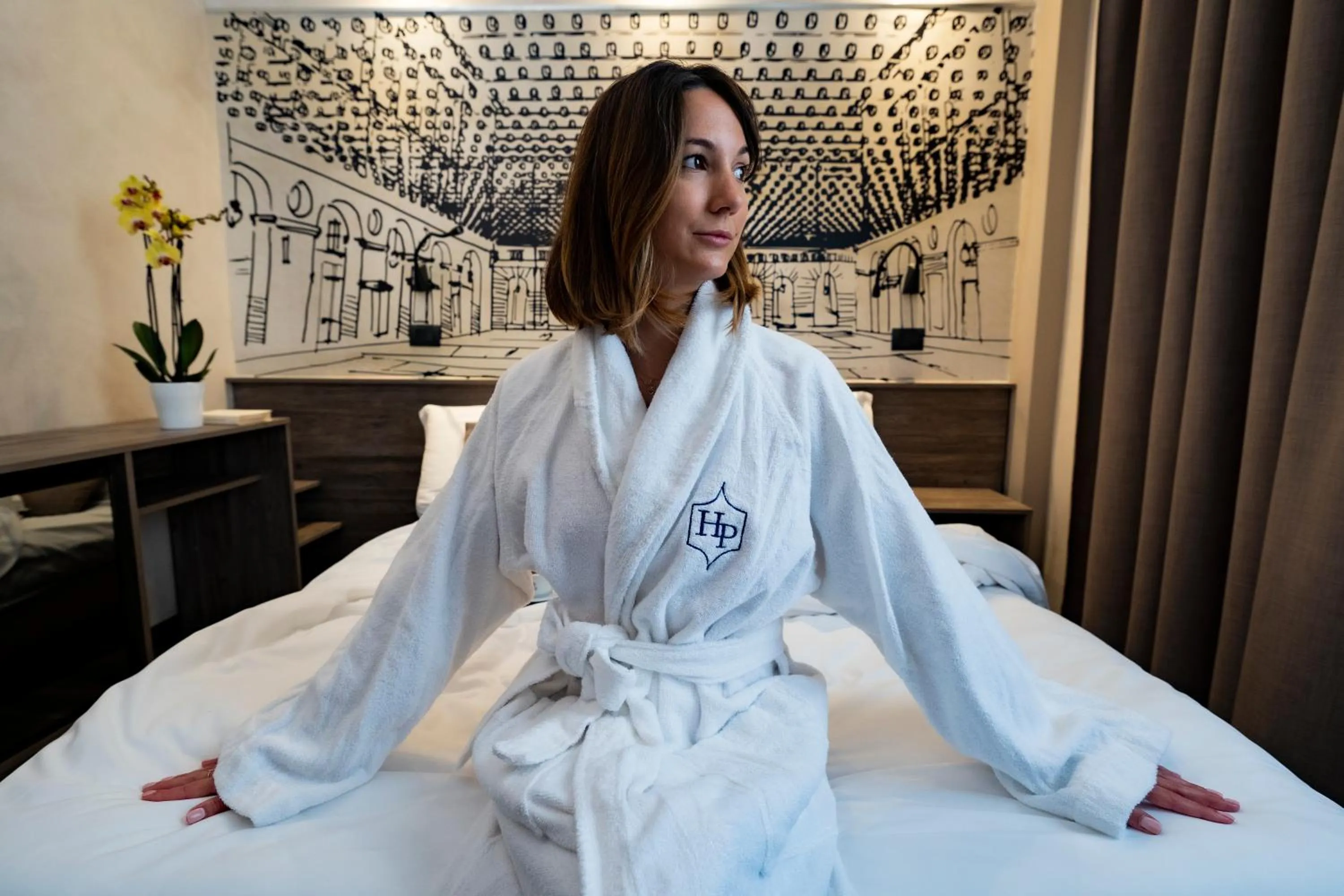 People, Bed in Hotel Plaza