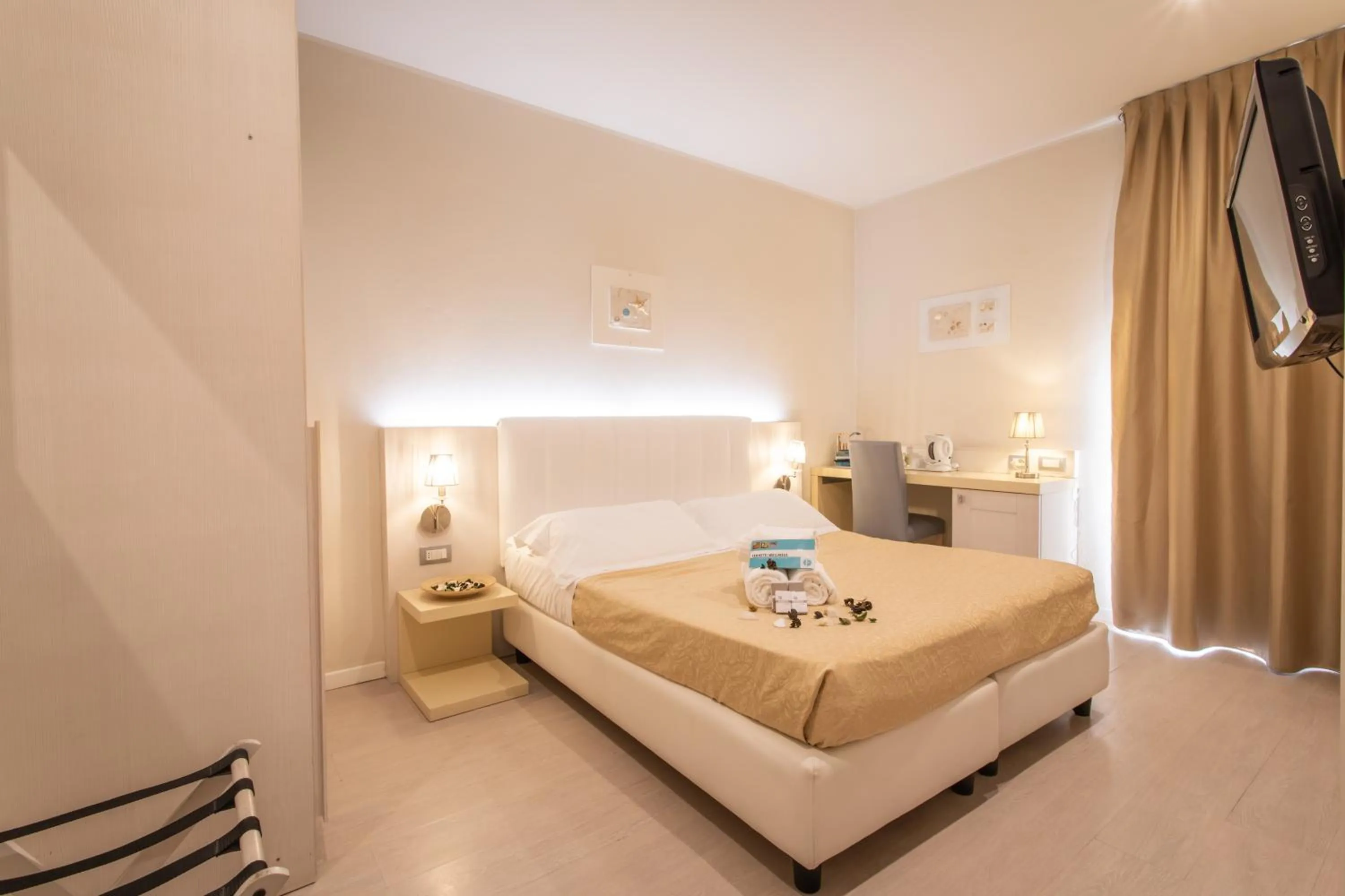 Photo of the whole room, Bed in Ferretti Beach Hotel