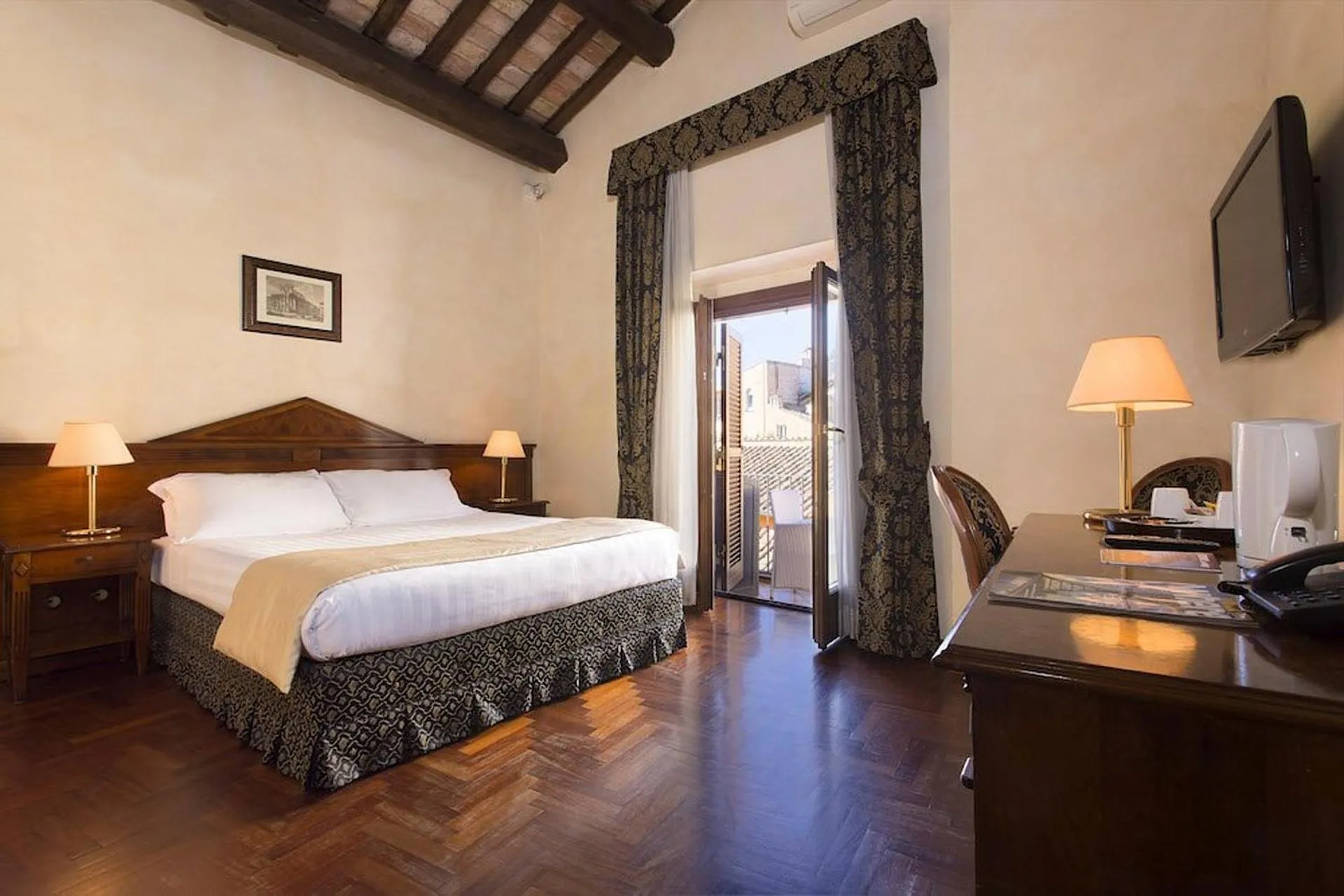 Photo of the whole room, Bed in Hotel Teatro Pace