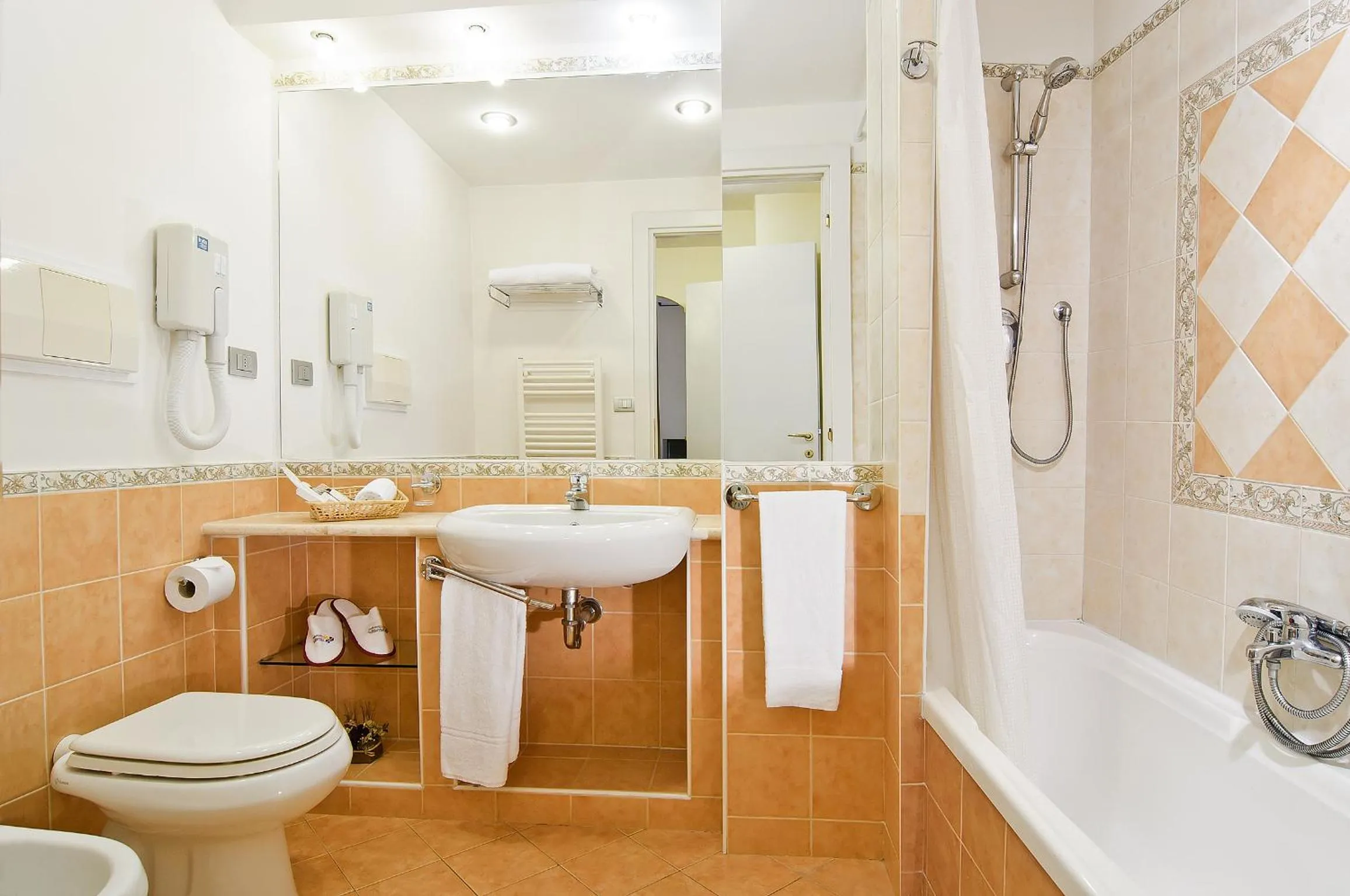 Bathroom in Residence I Triangoli