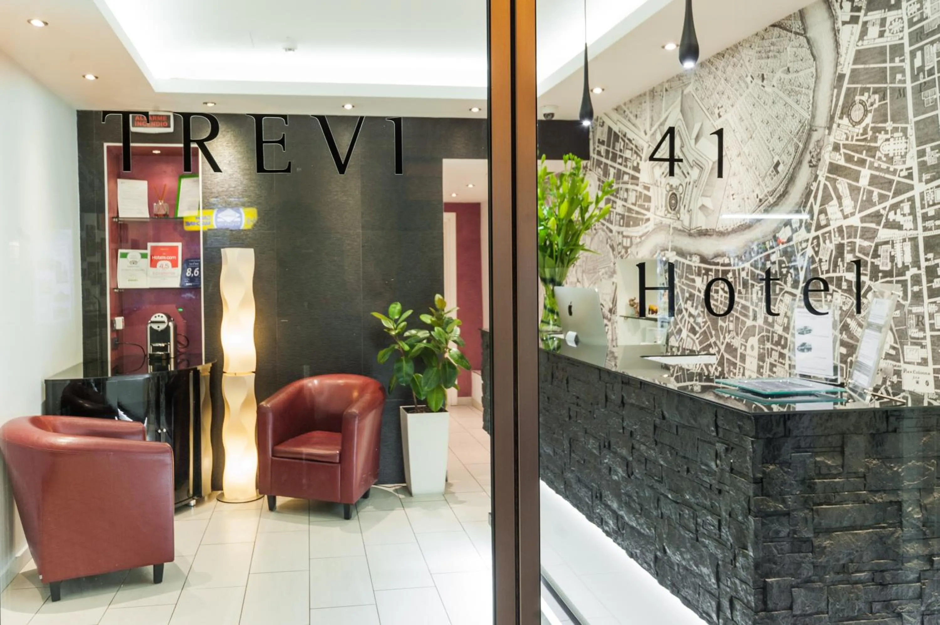 Lobby or reception in Trevi 41 Hotel