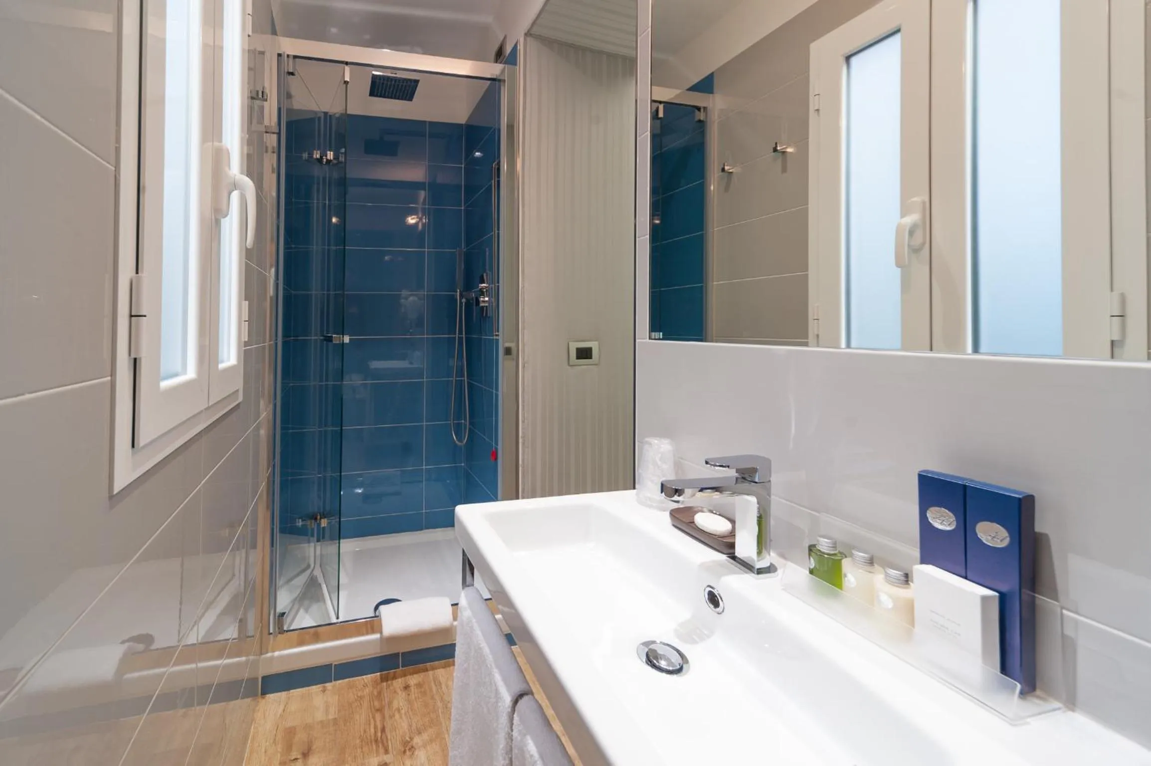 Bathroom in Trevi 41 Hotel