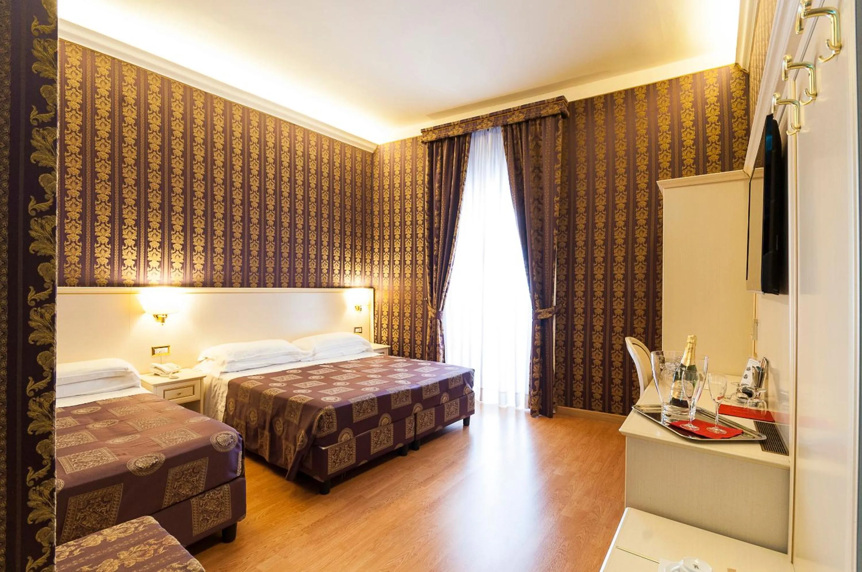 Photo of the whole room, Bed in Trevi 41 Hotel