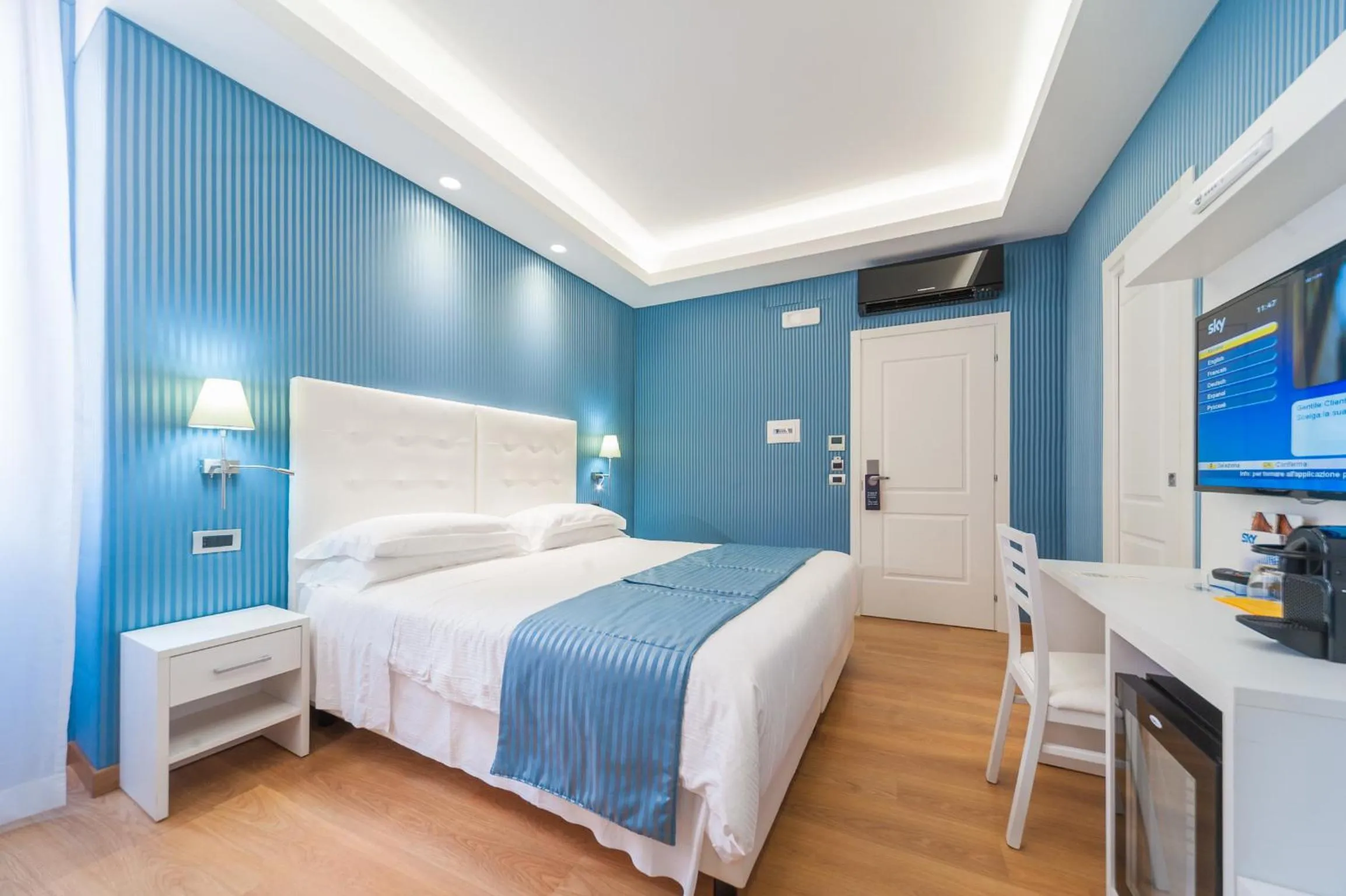 Photo of the whole room, Bed in Trevi 41 Hotel