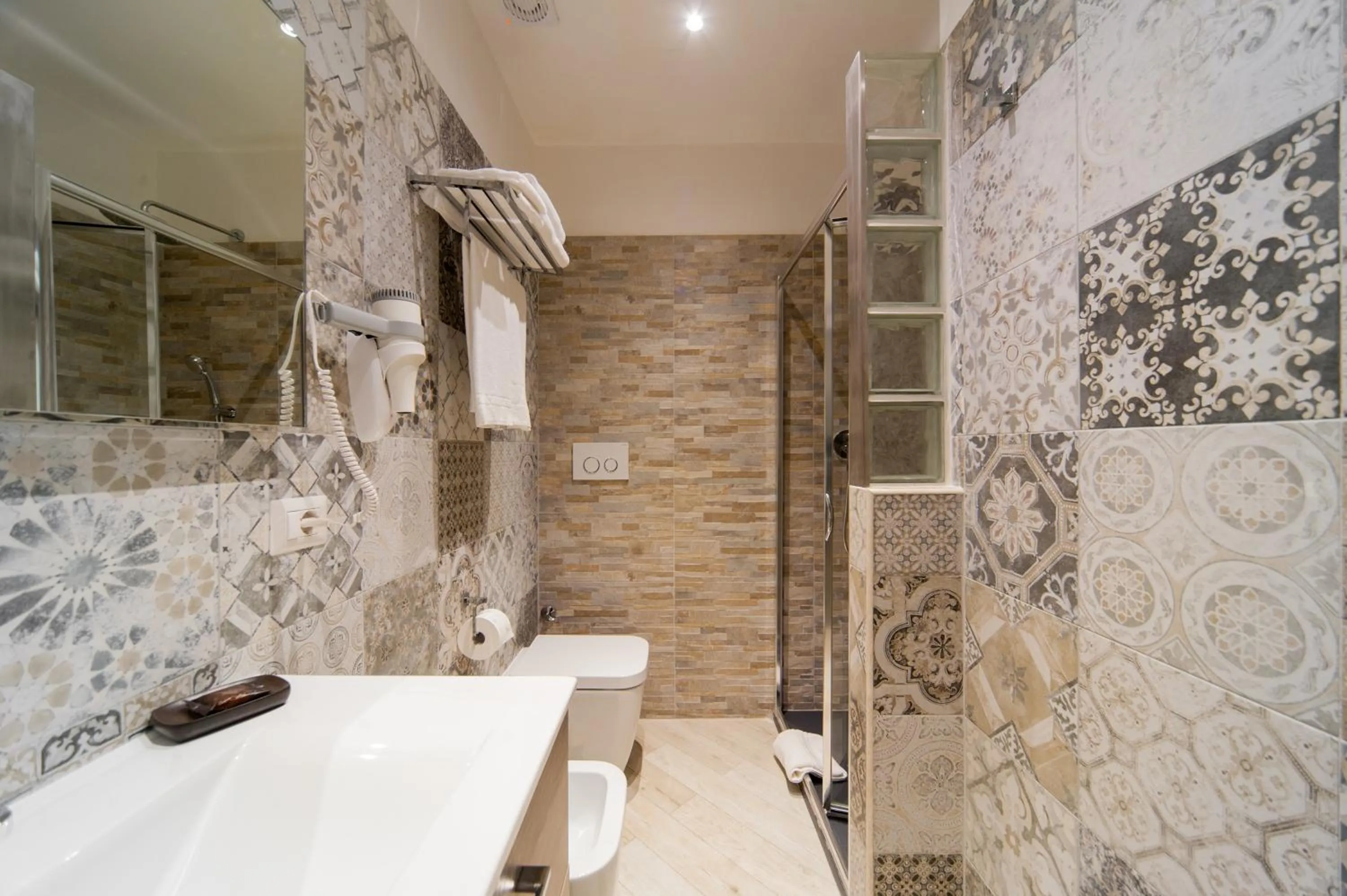 Bathroom in Trevi 41 Hotel