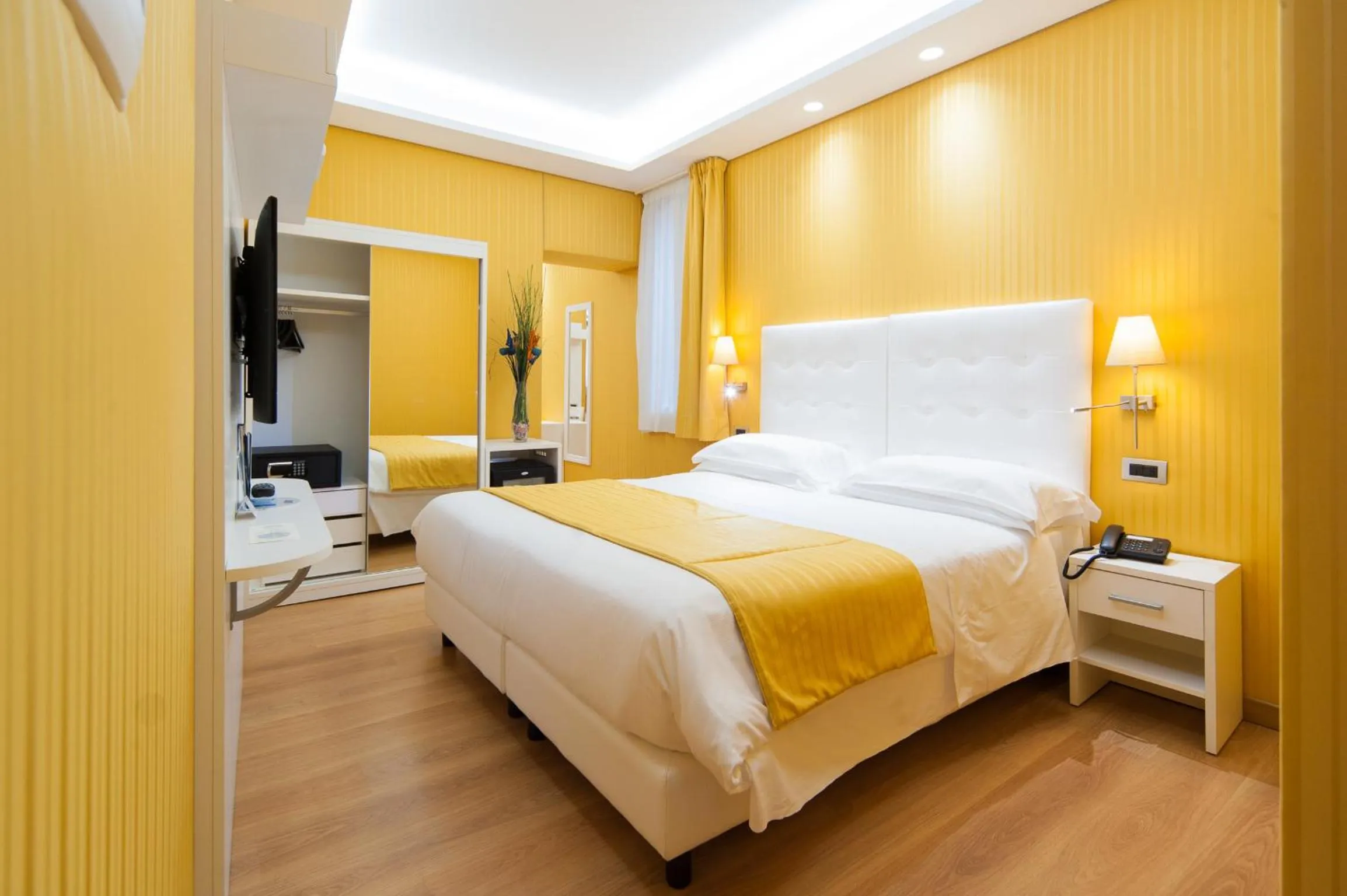 Photo of the whole room, Bed in Trevi 41 Hotel