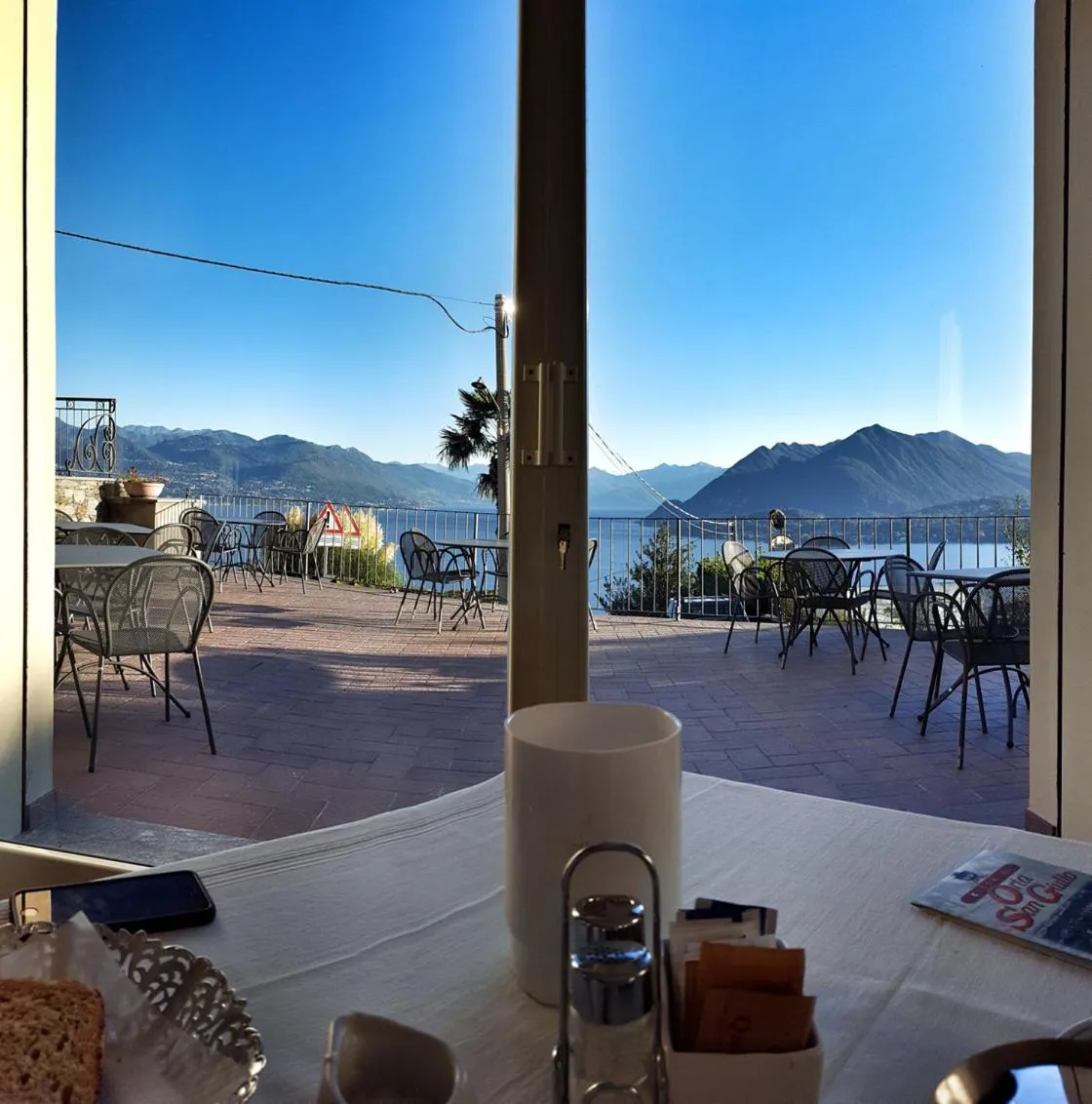 Patio in Hotel Brisino