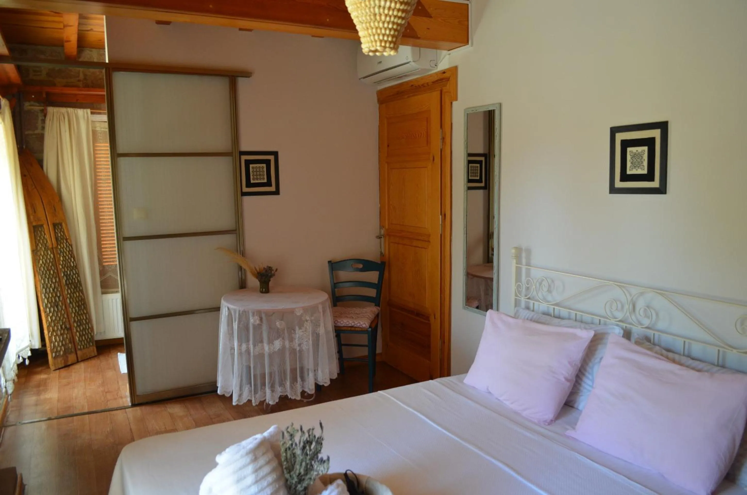 Photo of the whole room, Bed in Fragrante Hotel - Adult Only (+13)