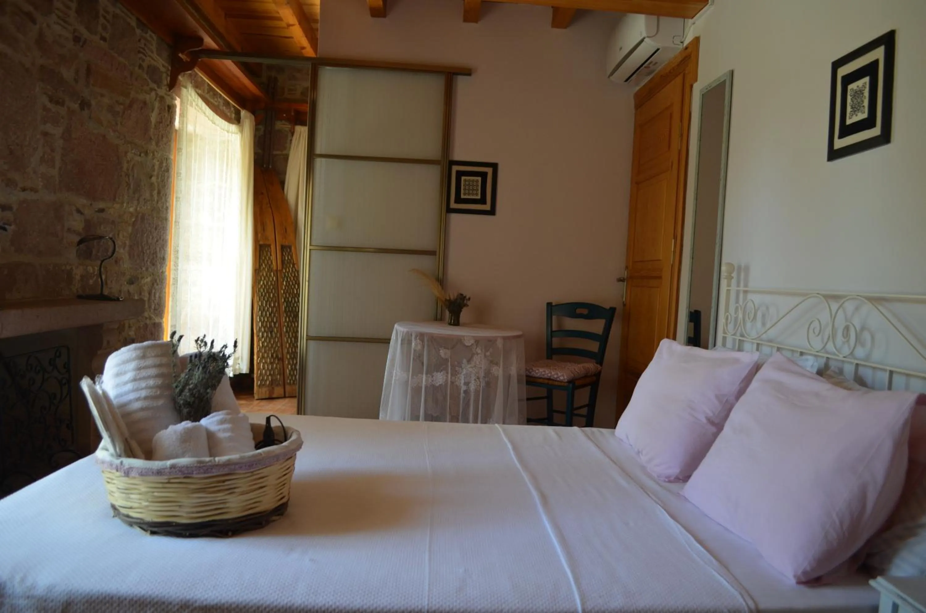 Photo of the whole room, Bed in Fragrante Hotel - Adult Only (+13)