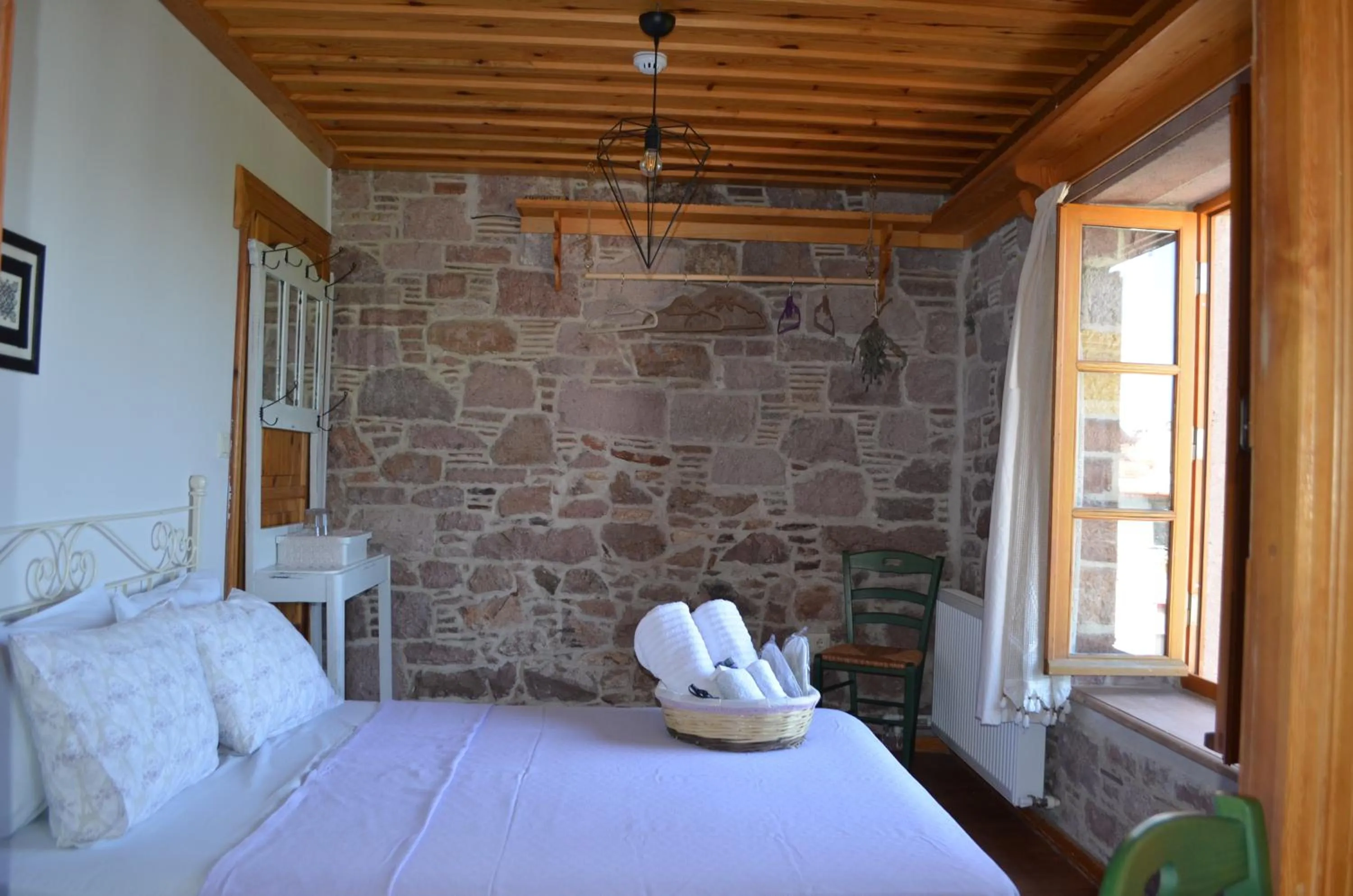 Photo of the whole room, Bed in Fragrante Hotel - Adult Only (+13)