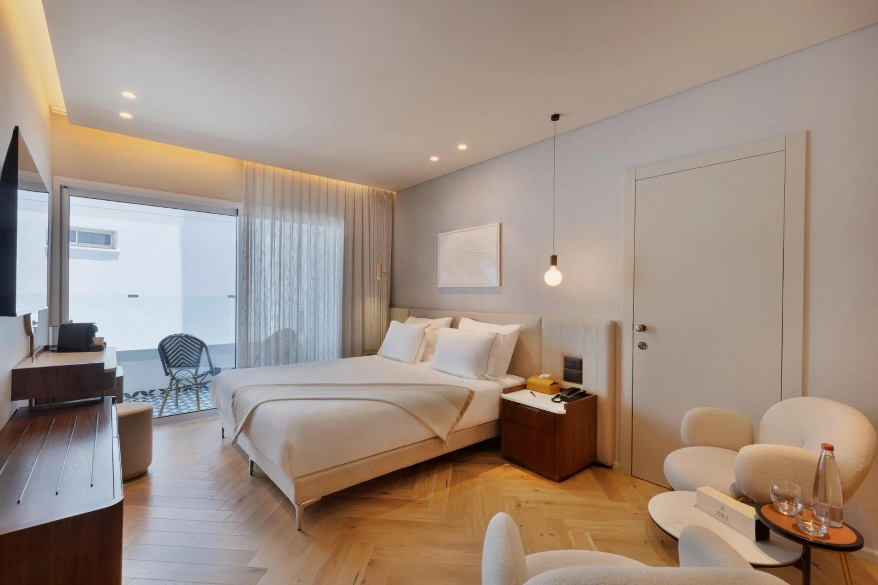 Bedroom, Bed in Jewel TLV Hotel