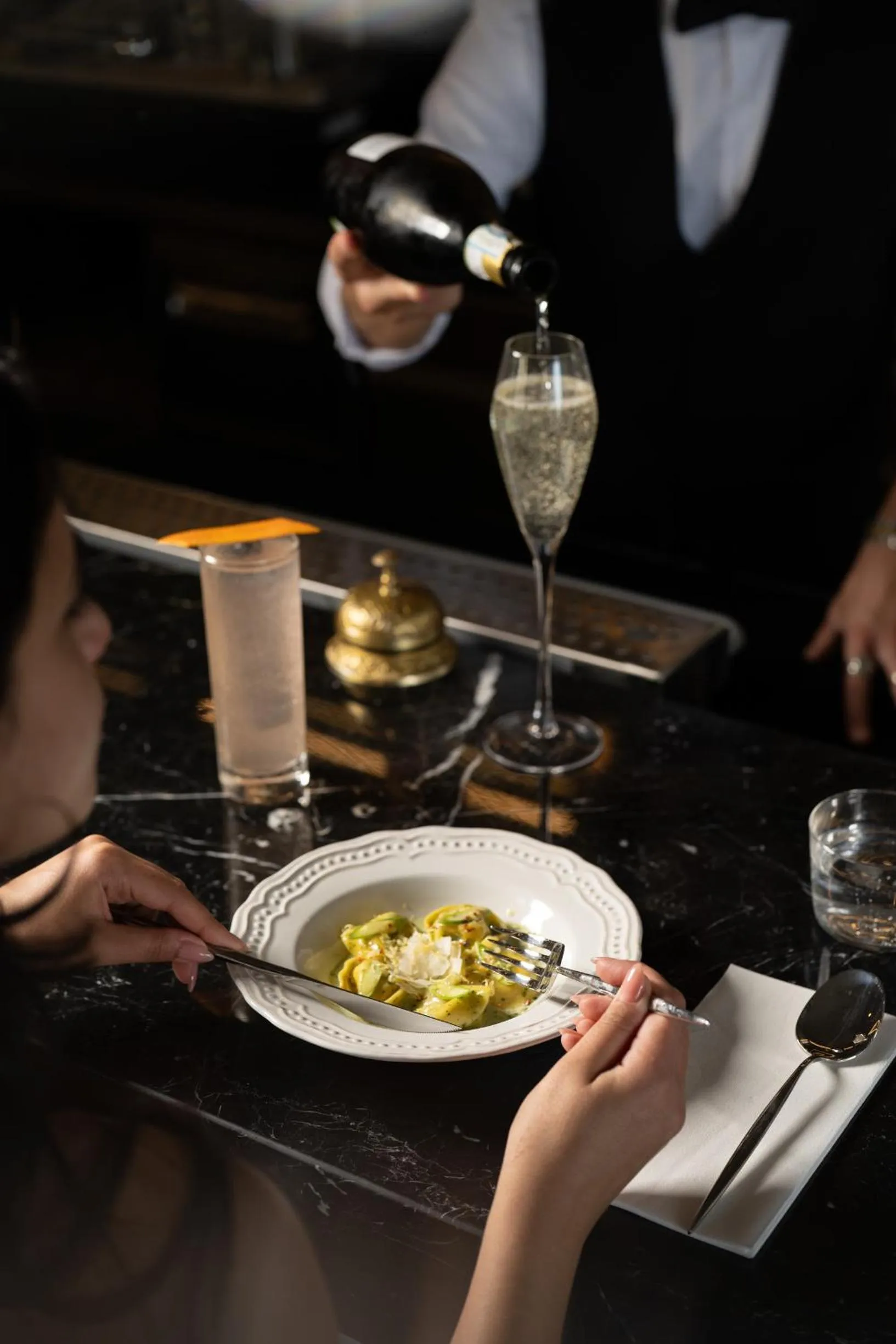 Restaurant/places to eat in Jewel TLV Hotel