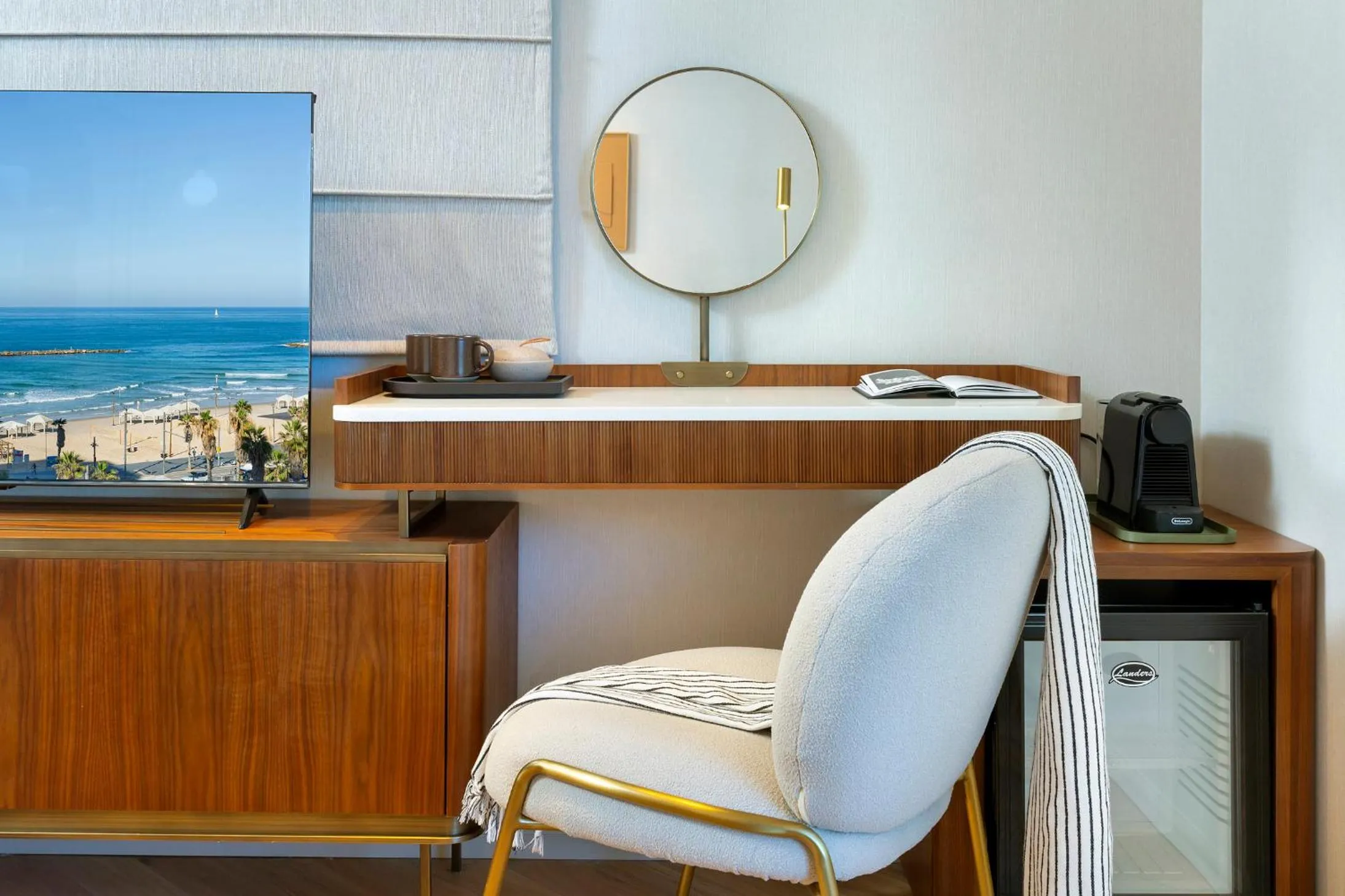 TV and multimedia in Jewel TLV Hotel