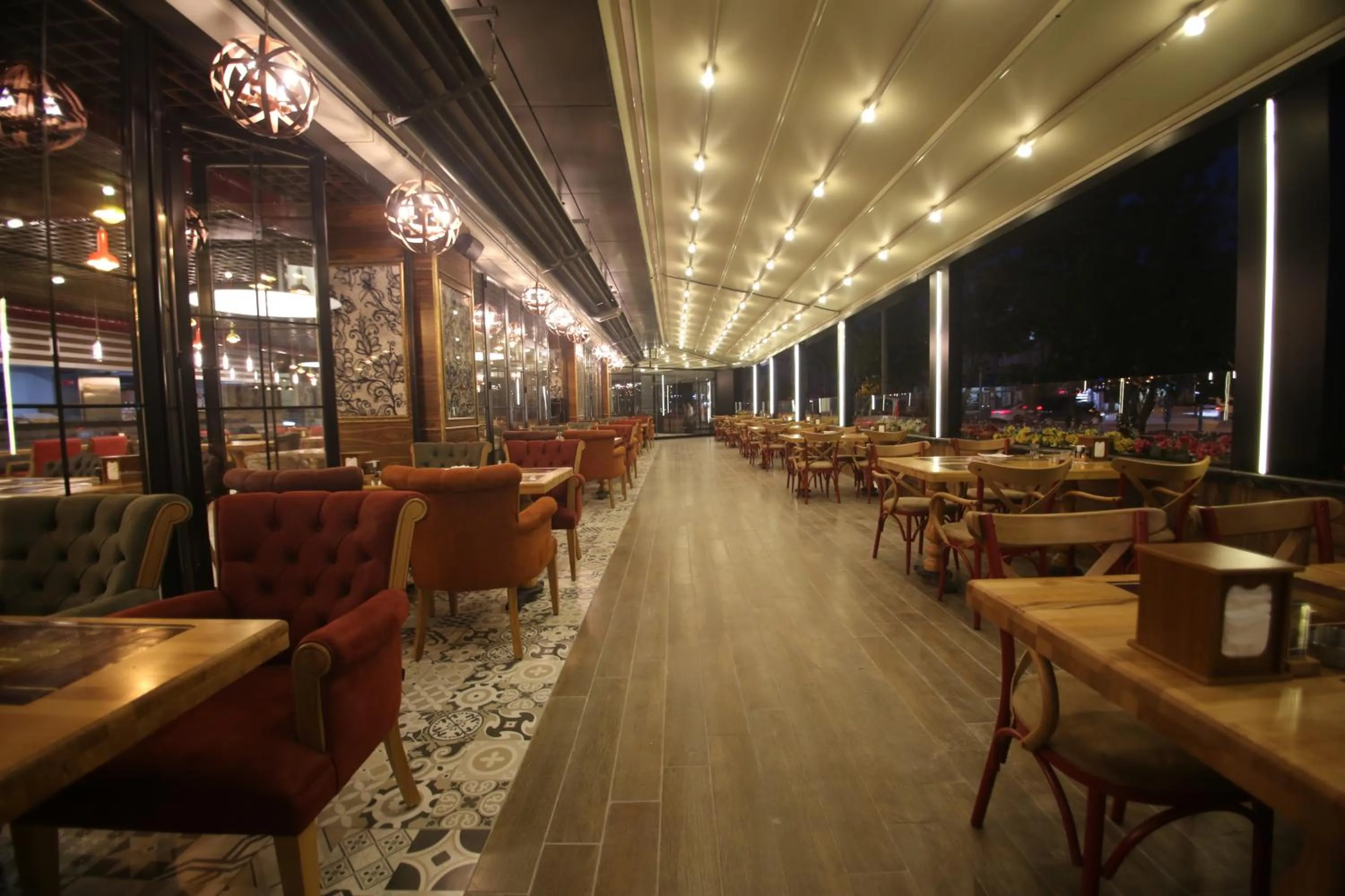 Restaurant/places to eat in The Corner Hotel