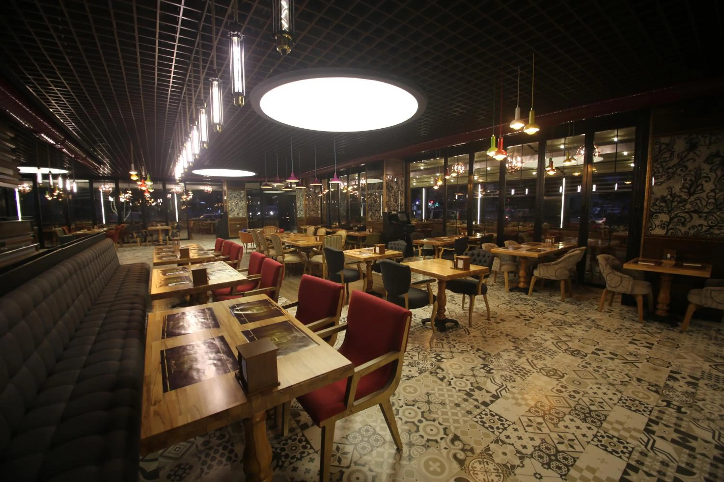 Restaurant/places to eat in The Corner Hotel