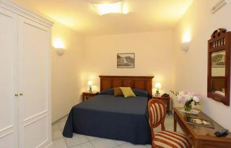Photo of the whole room, Bed in Il Ducato Di Ravello
