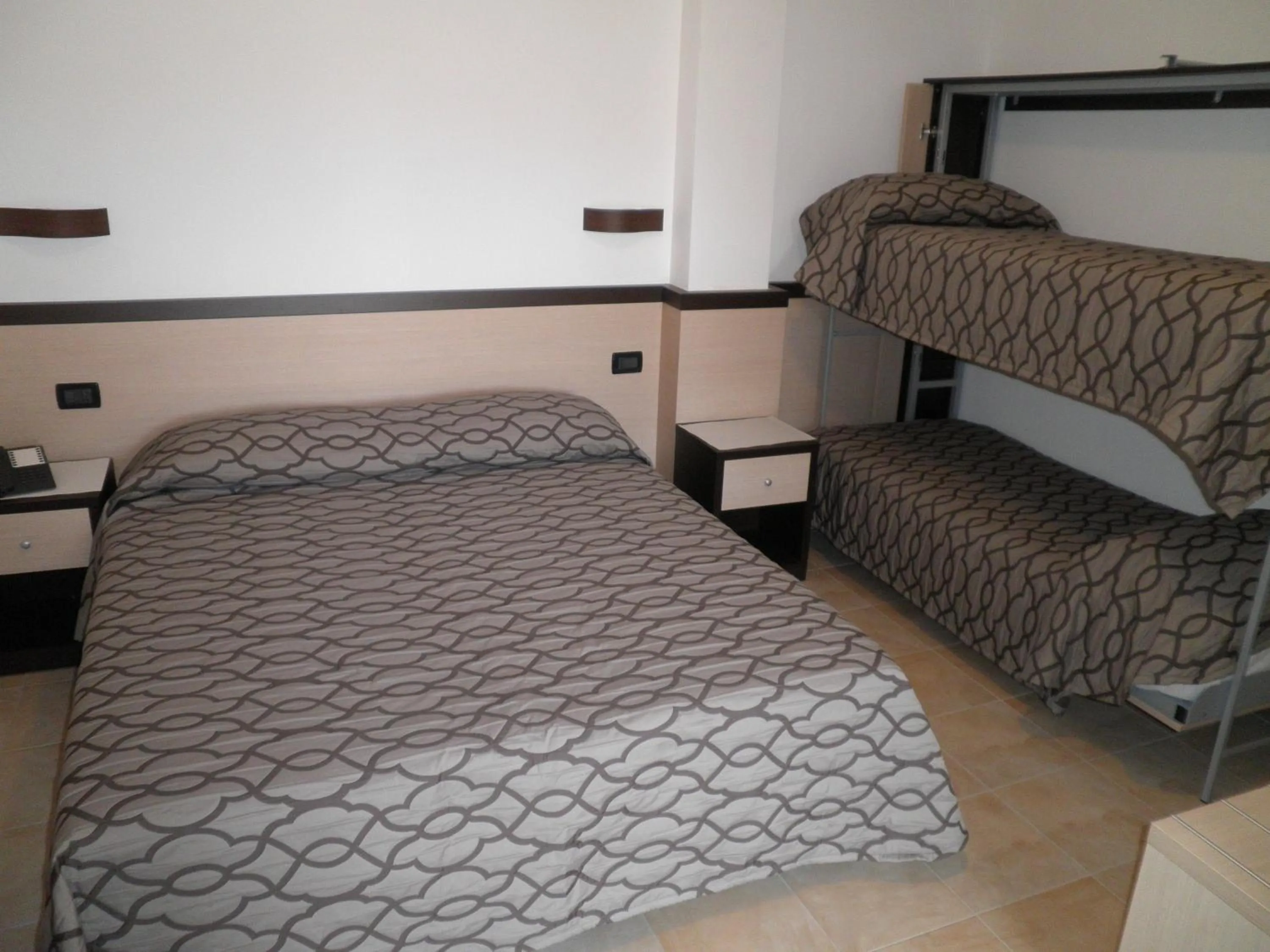 bunk bed, Bed in Albergo Il Giardino