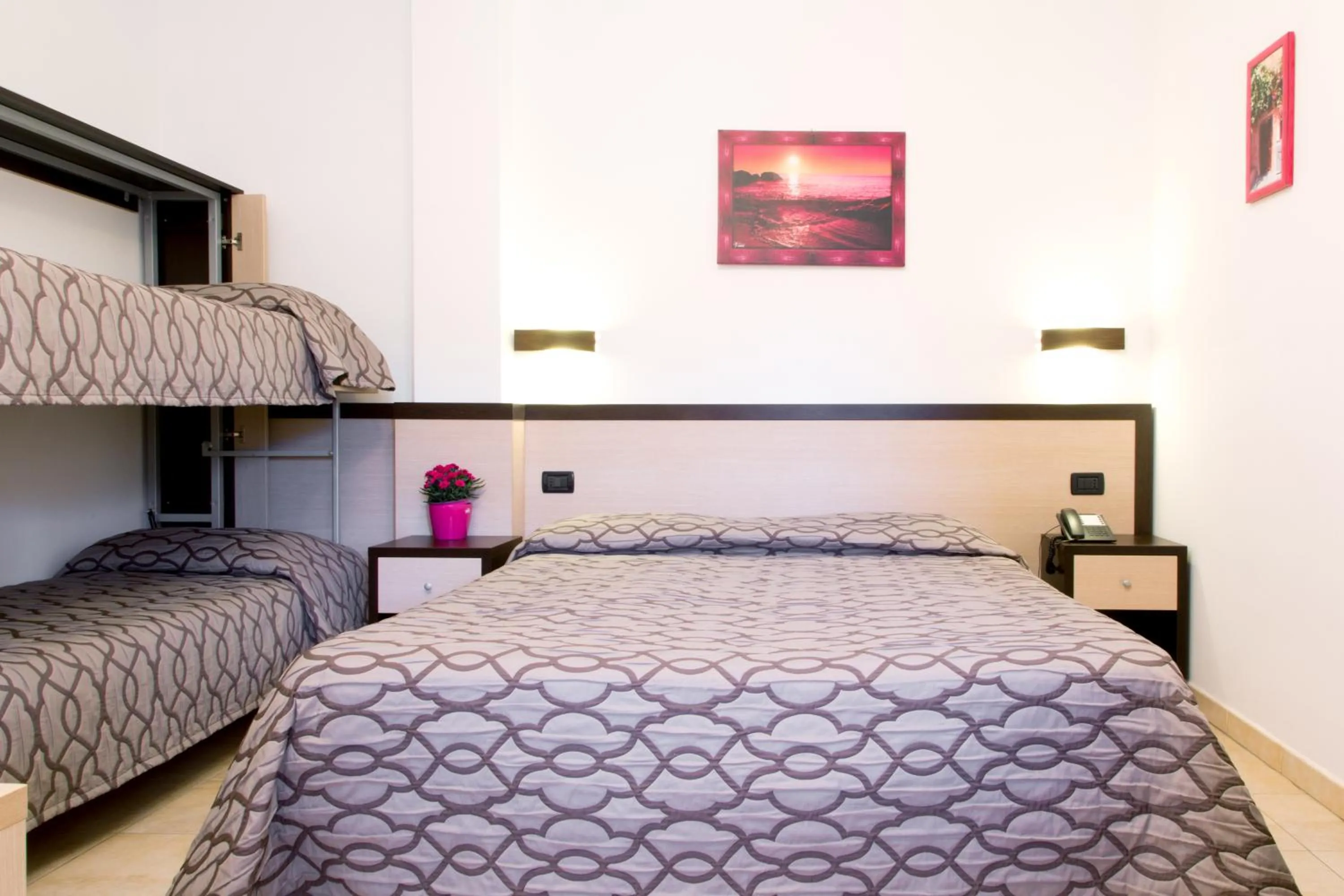 bunk bed, Bed in Albergo Il Giardino