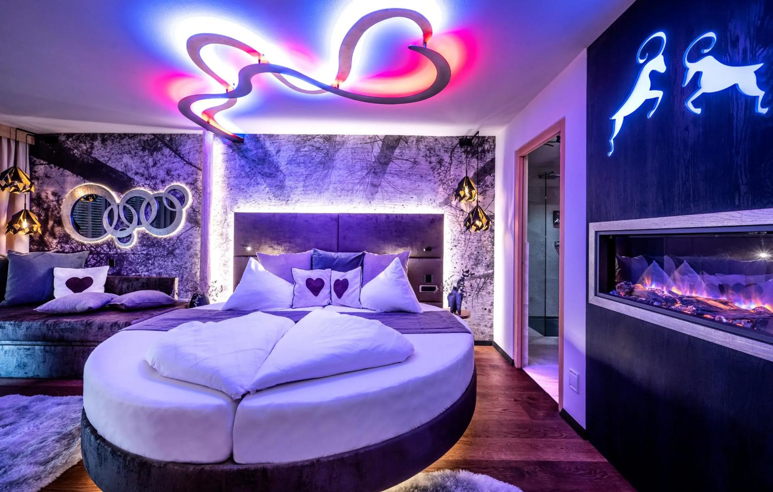 Photo of the whole room, Bed in ABINEA Dolomiti Romantic SPA