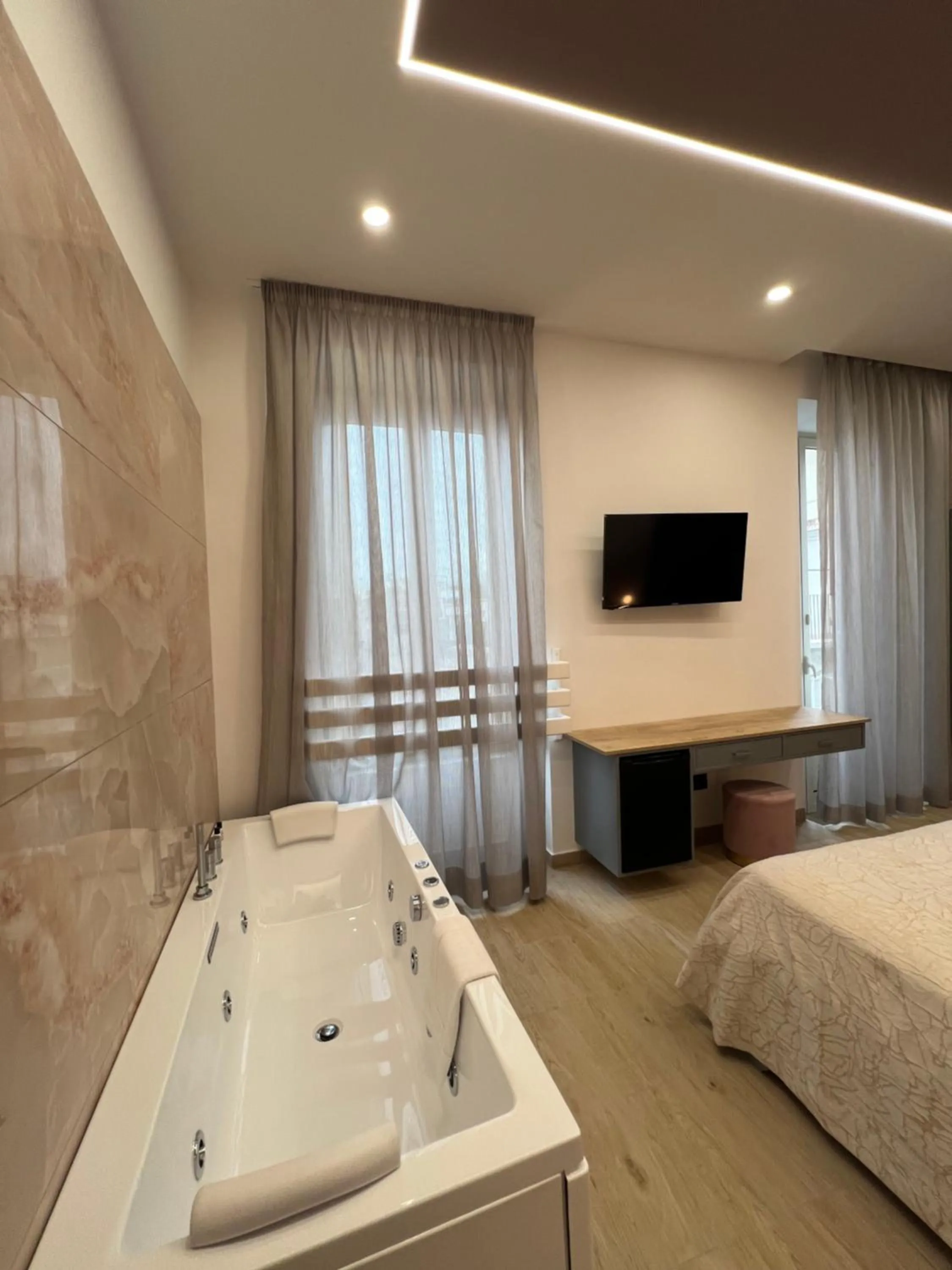 Bed in Relais Piazza Del Plebiscito B&B