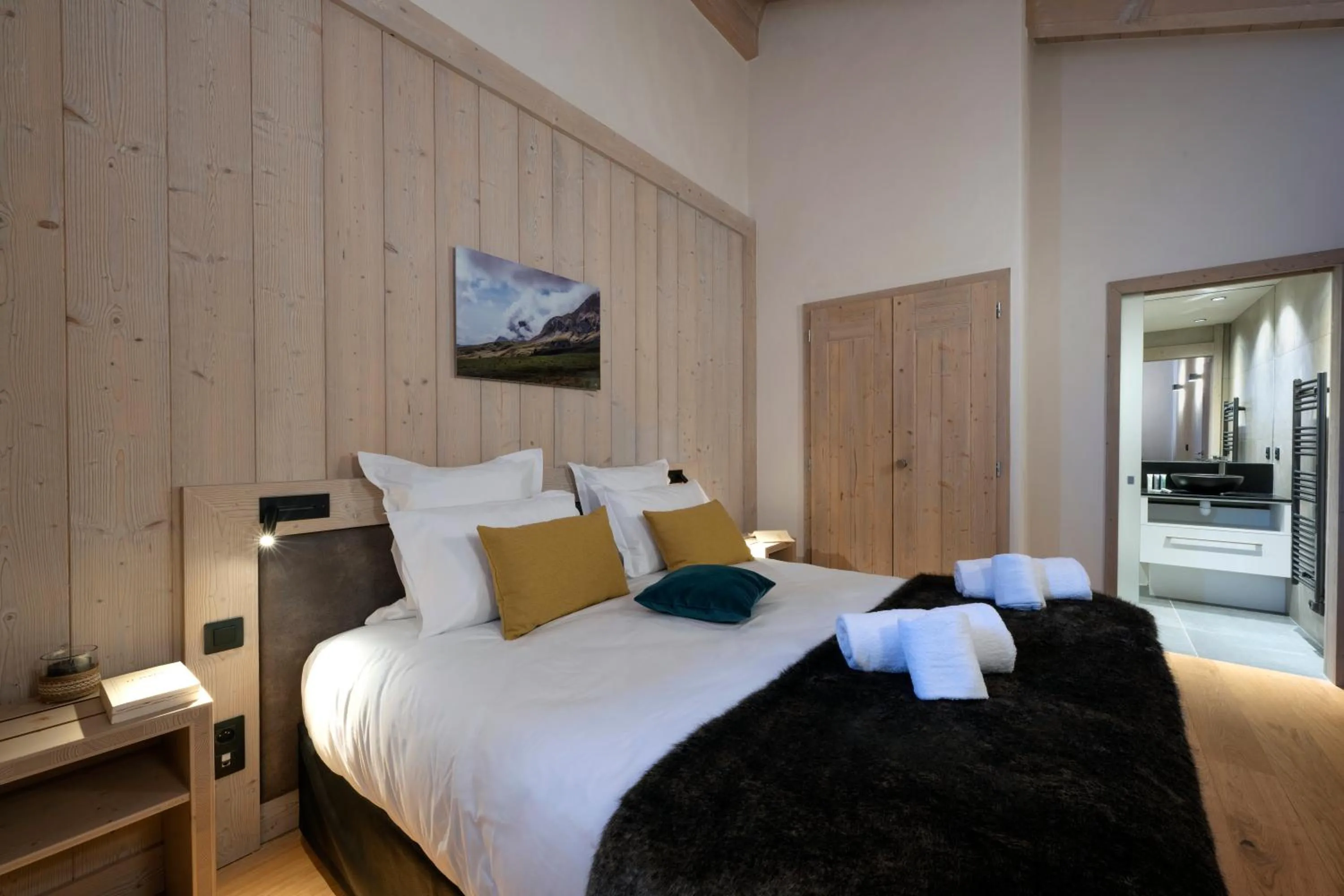 Photo of the whole room, Bed in MGM Hôtels & Résidences - Résidence Le Roc Des Tours