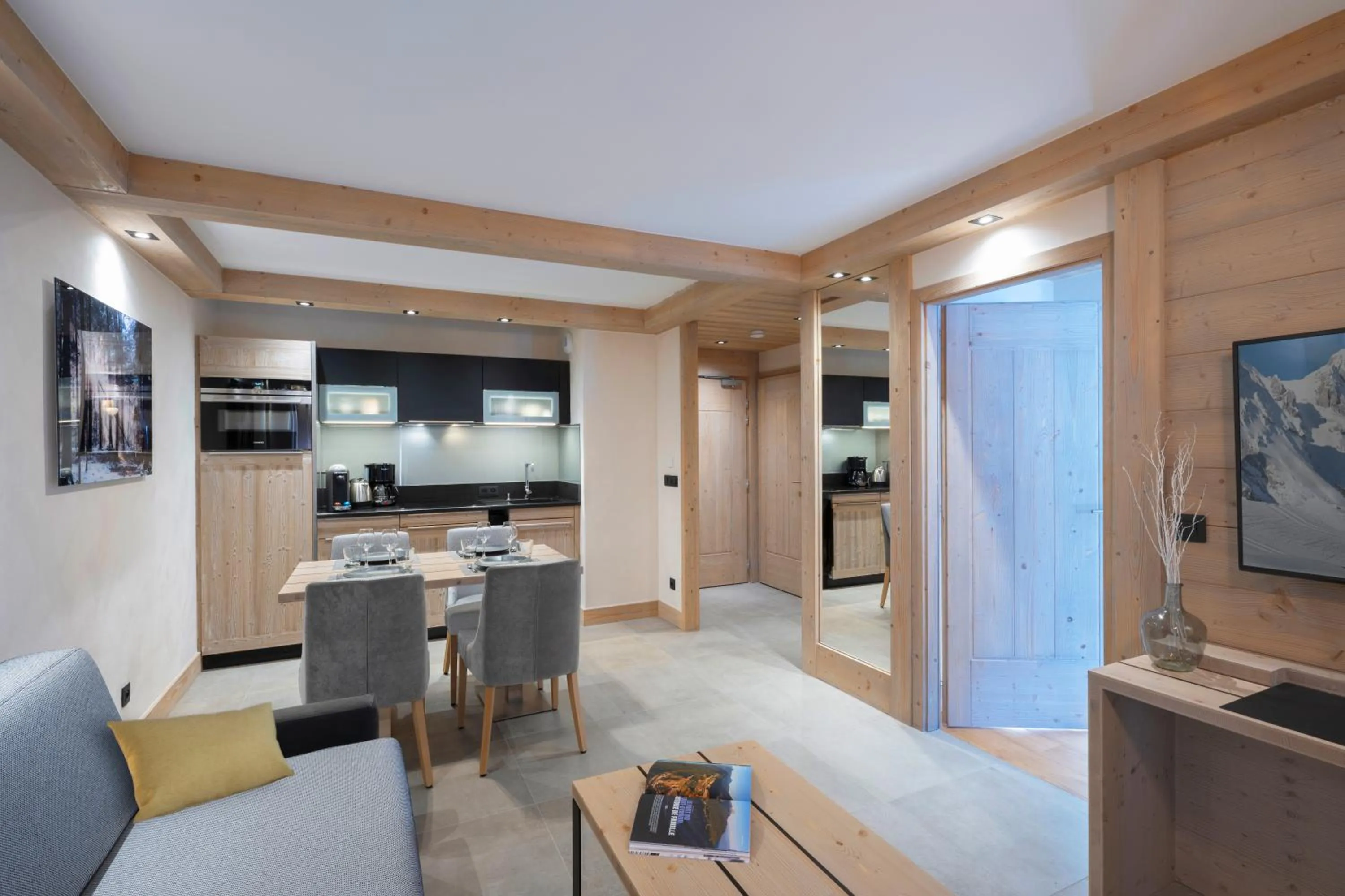 Kitchen or kitchenette in MGM Hôtels & Résidences - Résidence Le Roc Des Tours