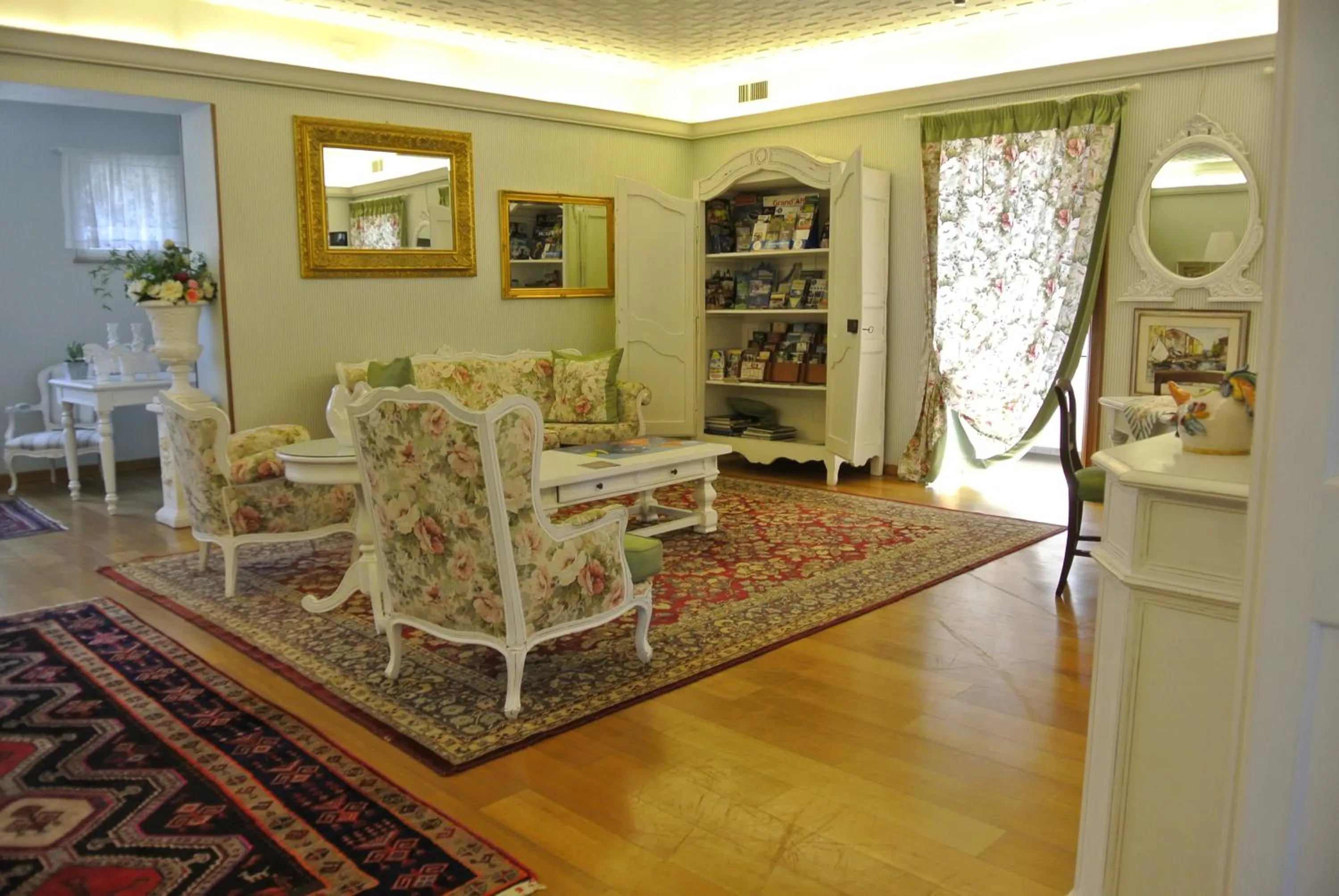 TV and multimedia in Hotel Garden