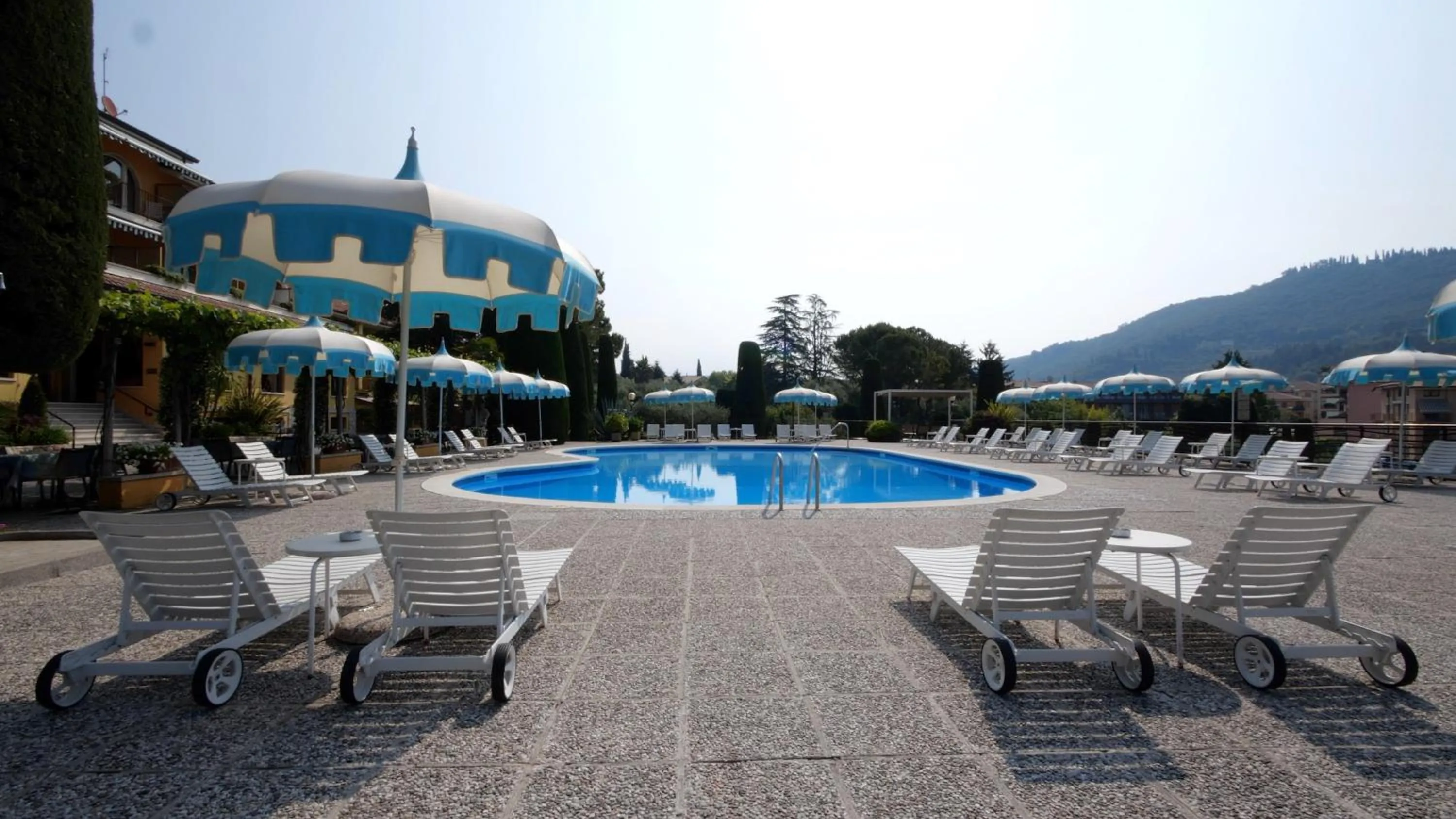 Pool view in Hotel Garden