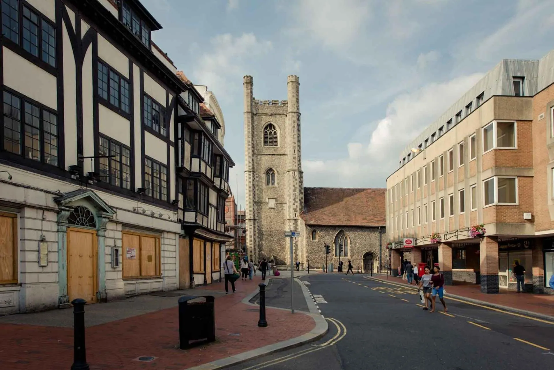 Neighbourhood in PREMIER SUITES Reading