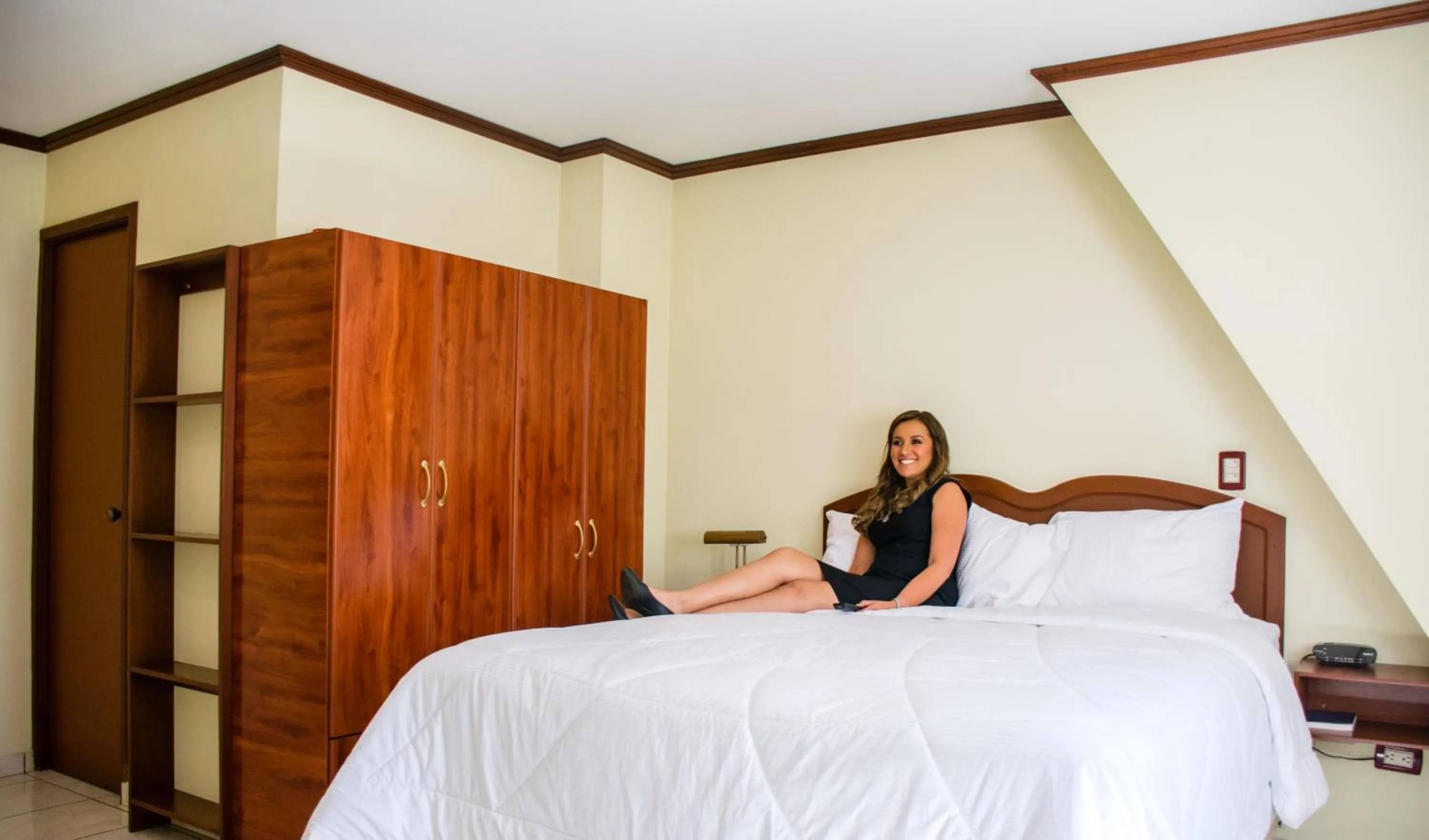 Photo of the whole room, Bed in Hotel Gardenia Inn