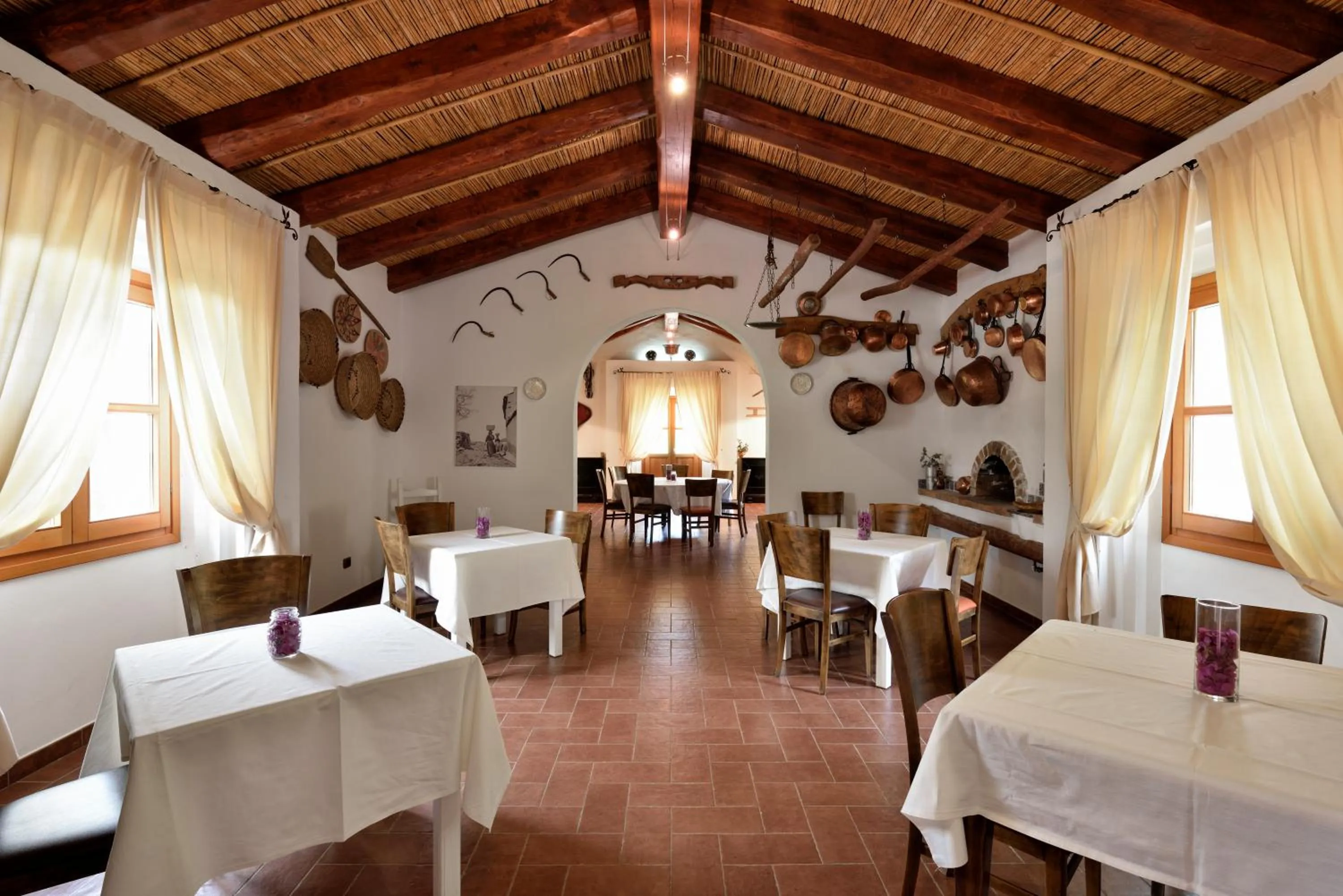 Restaurant/places to eat in Hotel Abba & Murta