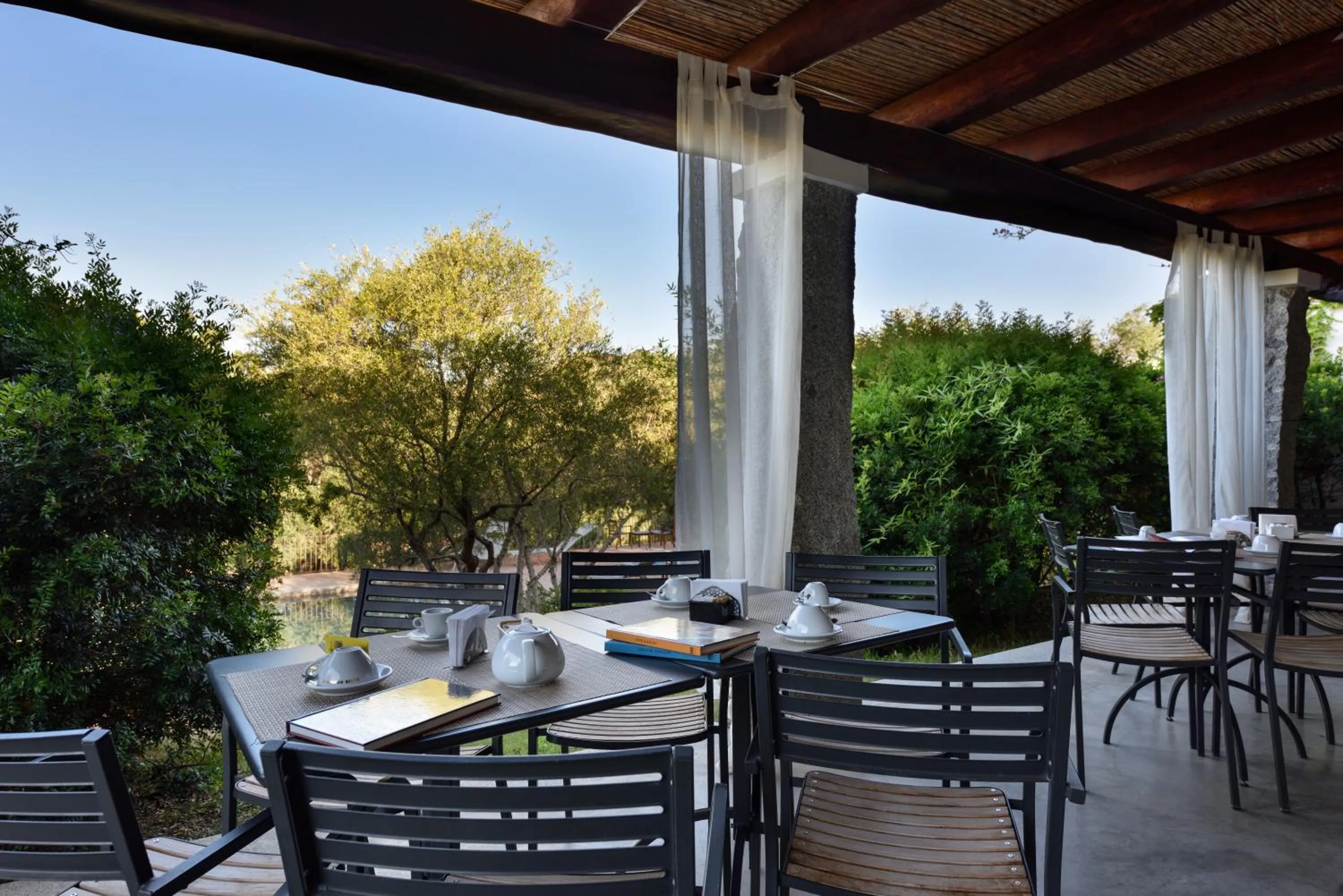 Patio in Hotel Abba & Murta