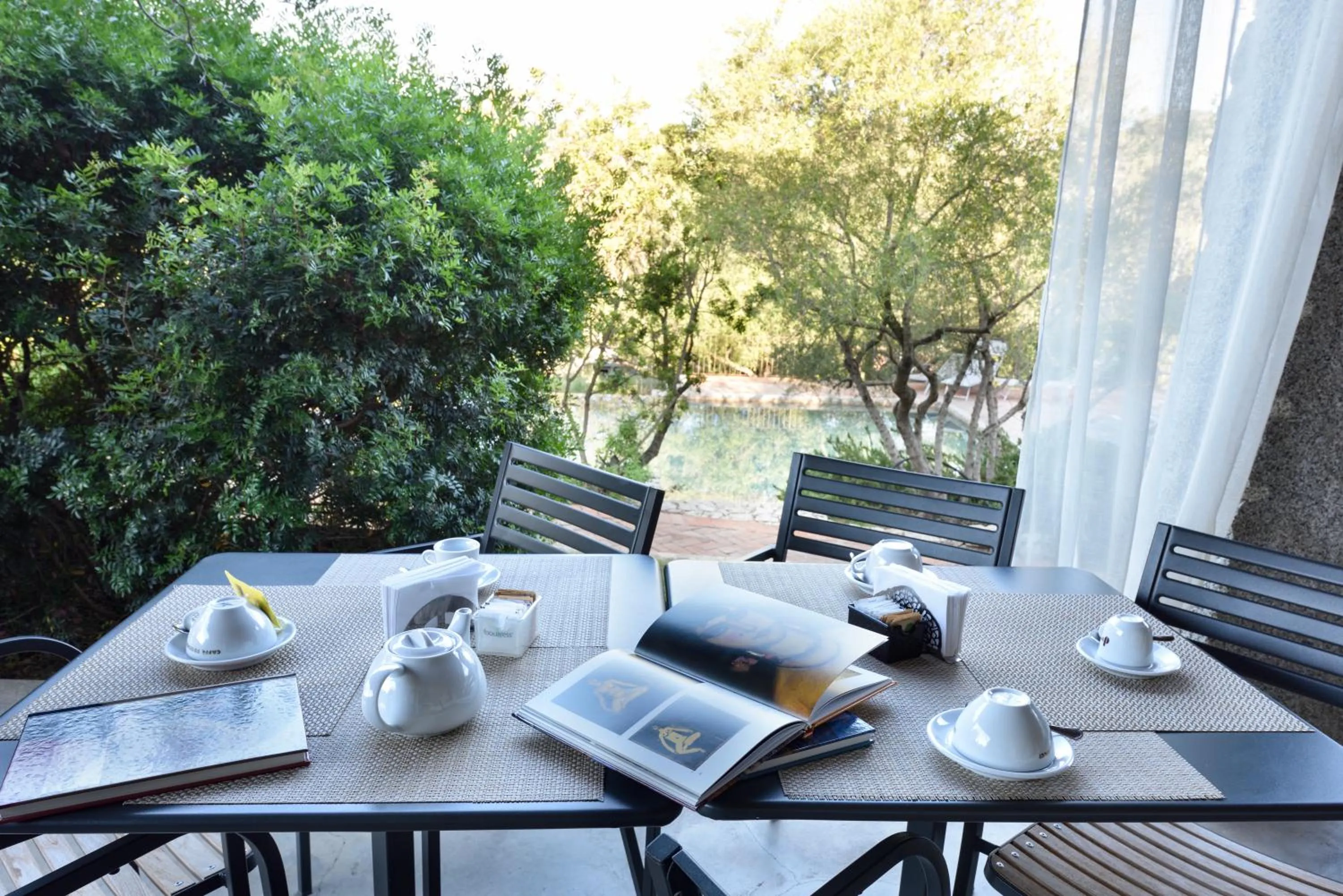 Patio in Hotel Abba & Murta