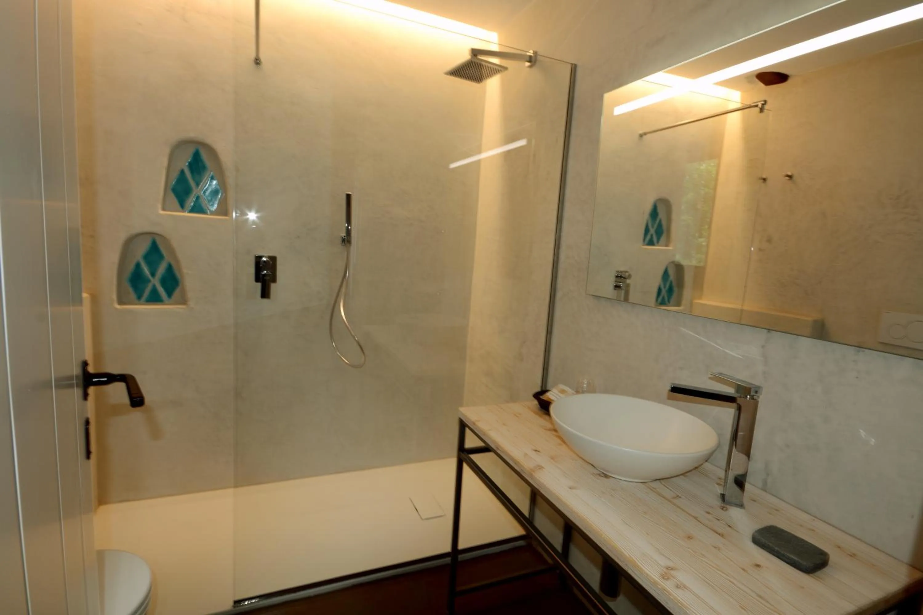 Shower in Hotel Abba & Murta