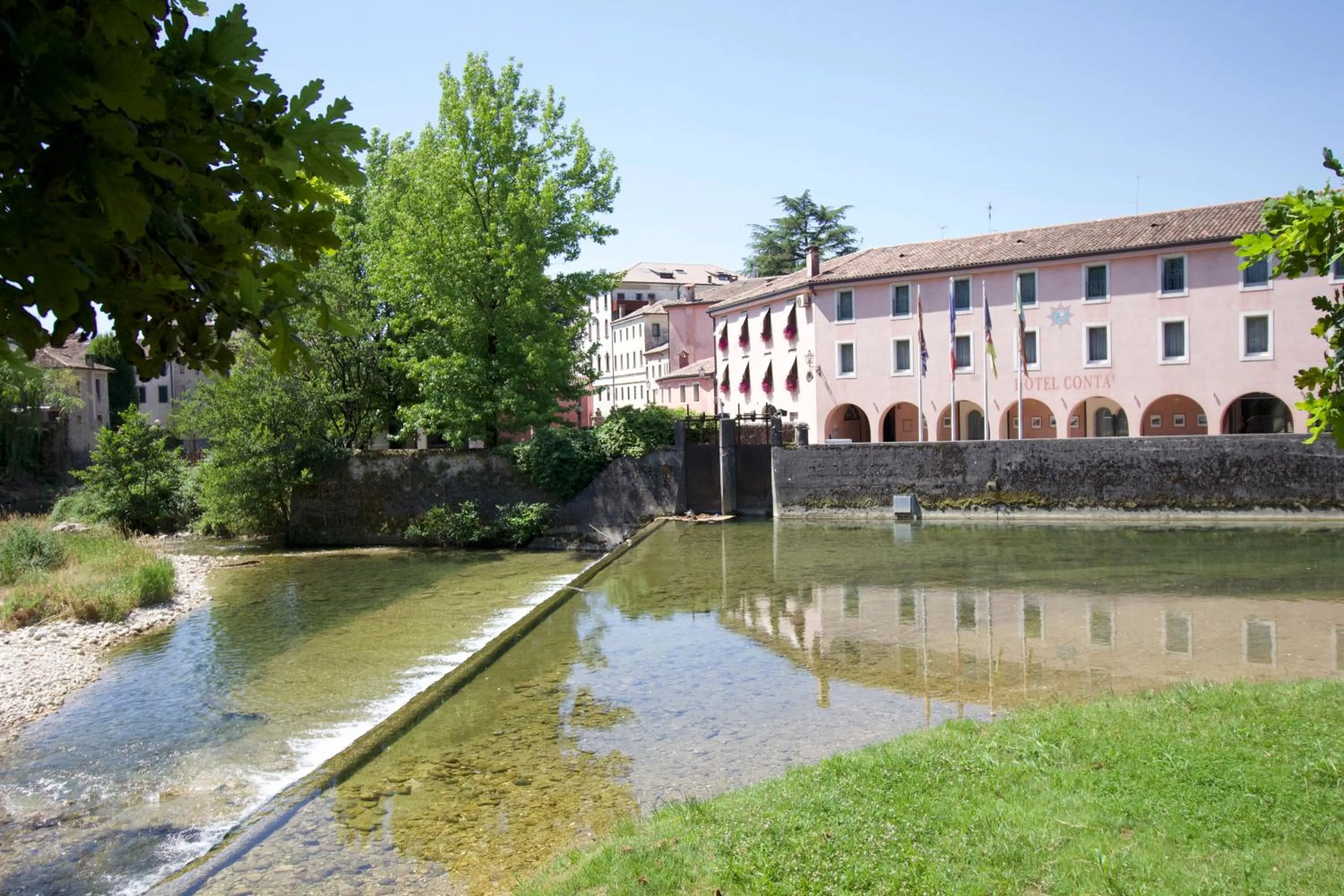 Property building in Hotel Contà Taste The Experience