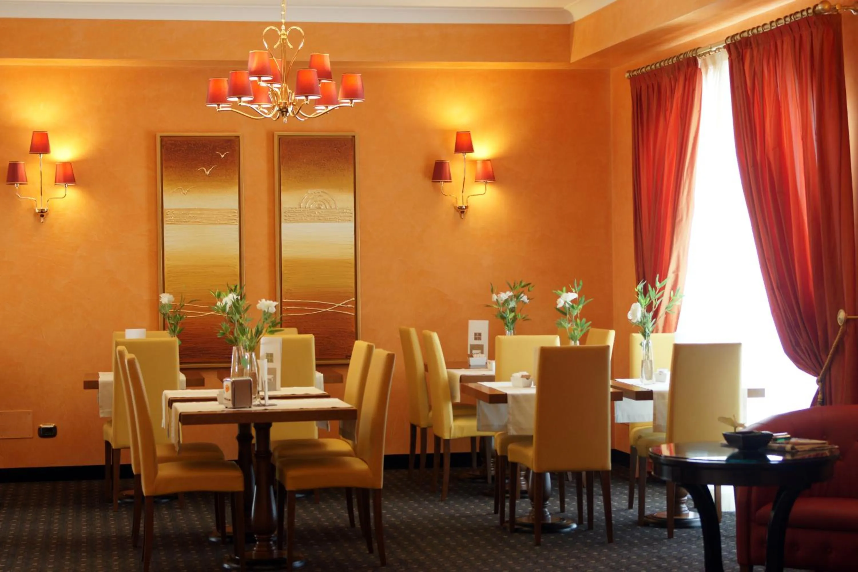 Restaurant/places to eat in Bram Hotel