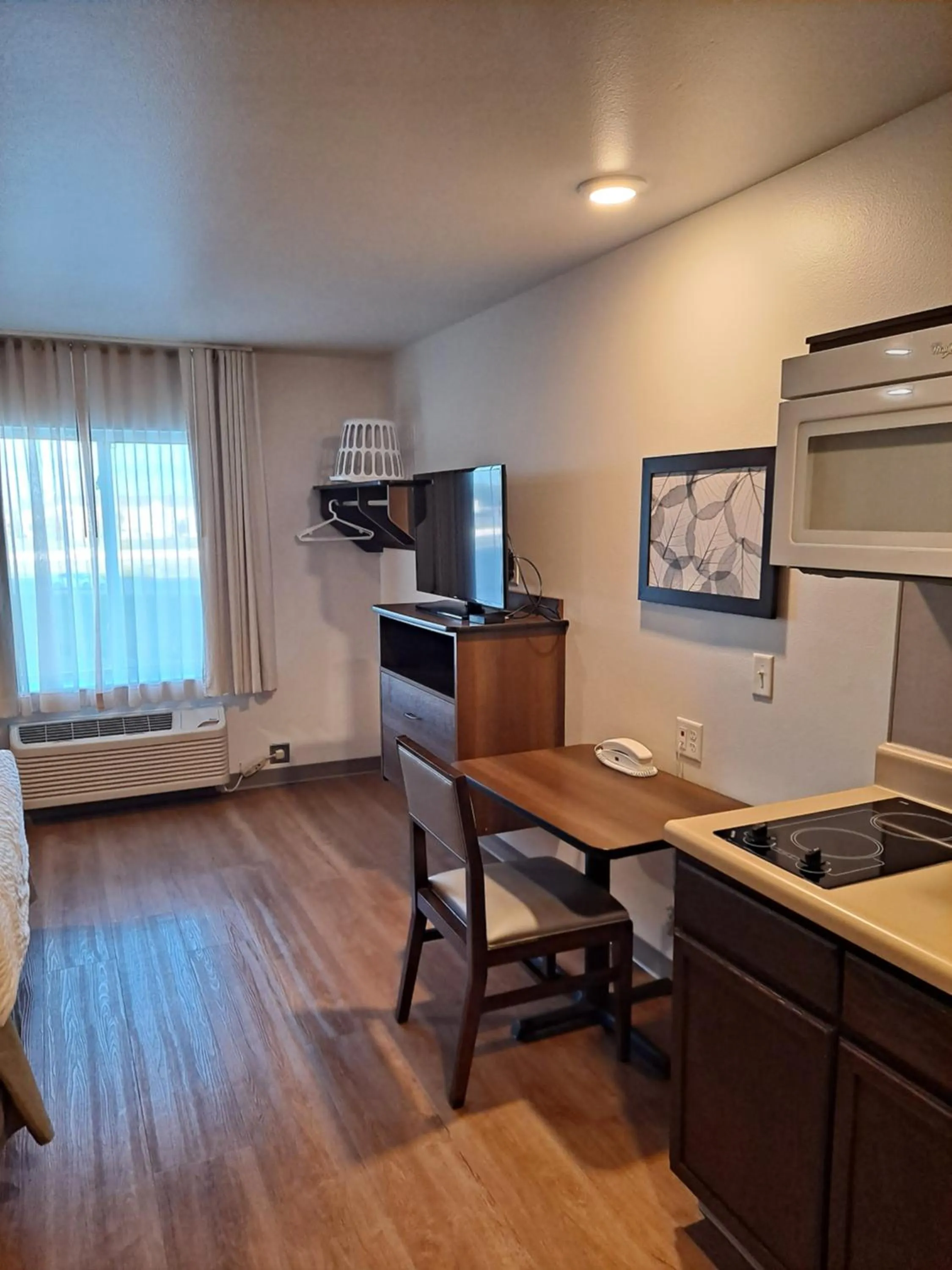 TV and multimedia in WoodSpring Suites Fargo North Near NDSU