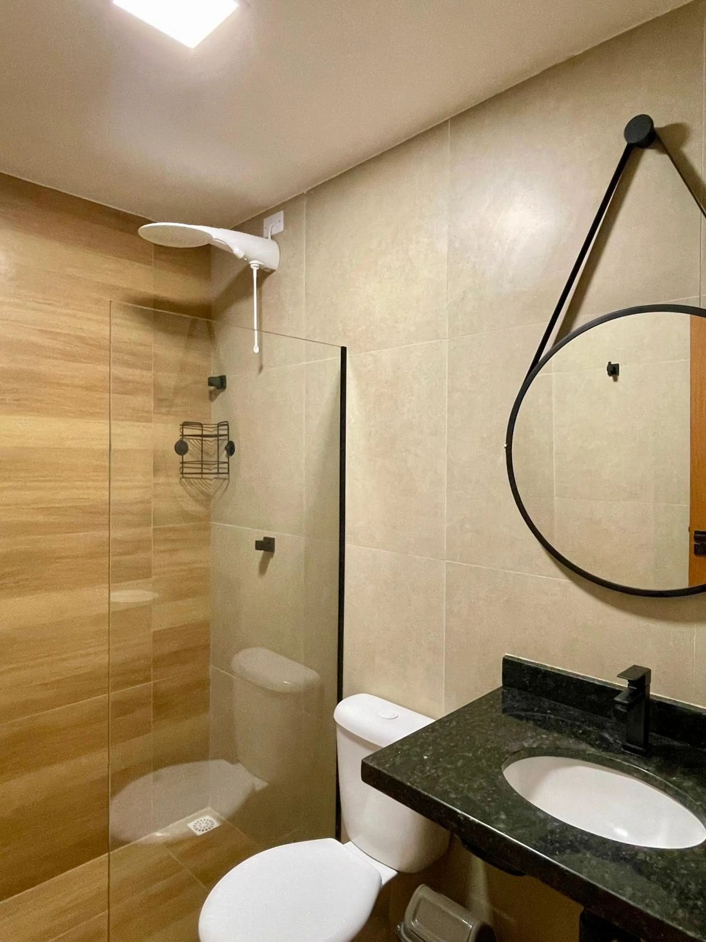 Bathroom in A Coroa Hostel & Pousada