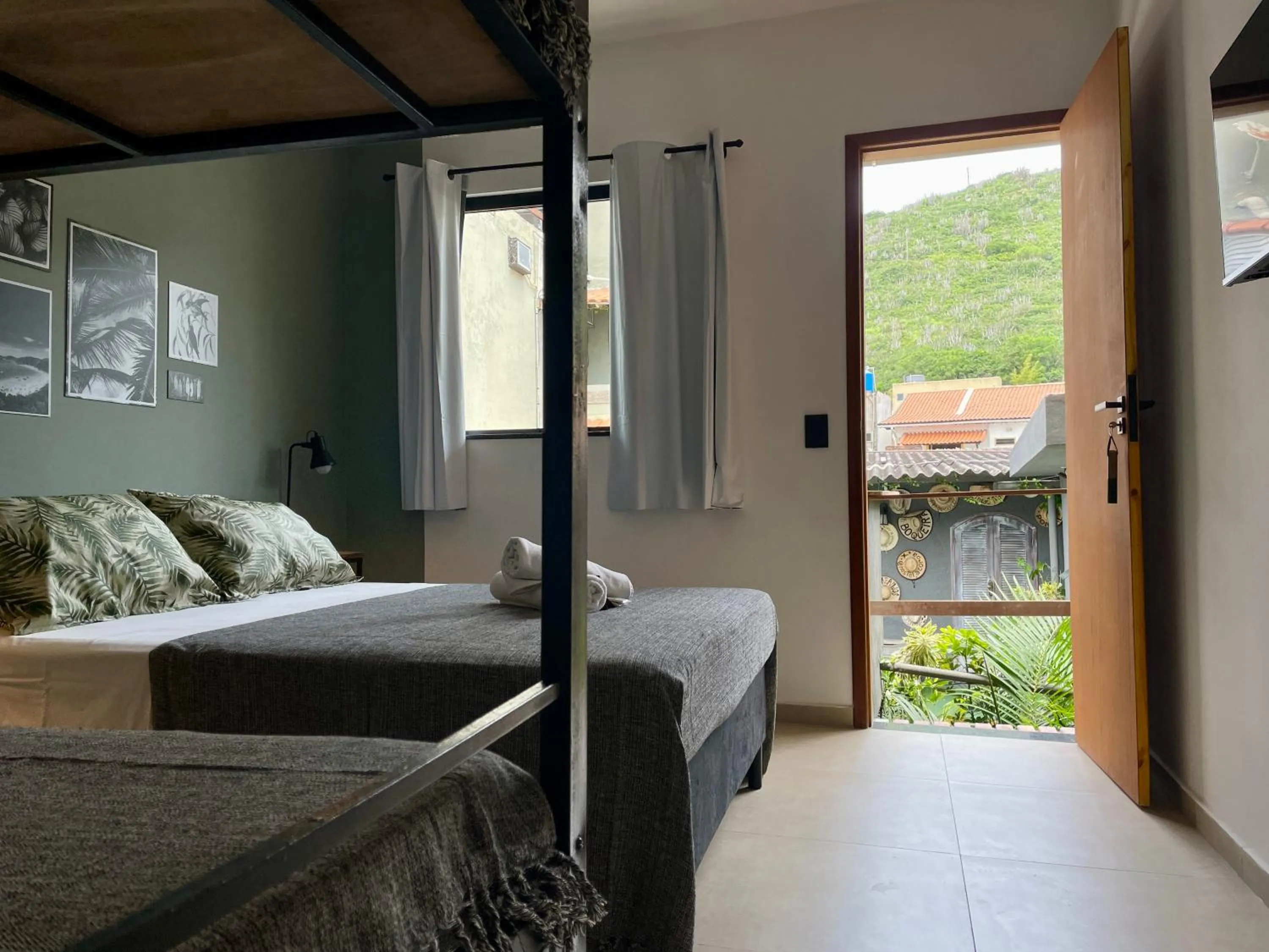Bed in A Coroa Hostel & Pousada
