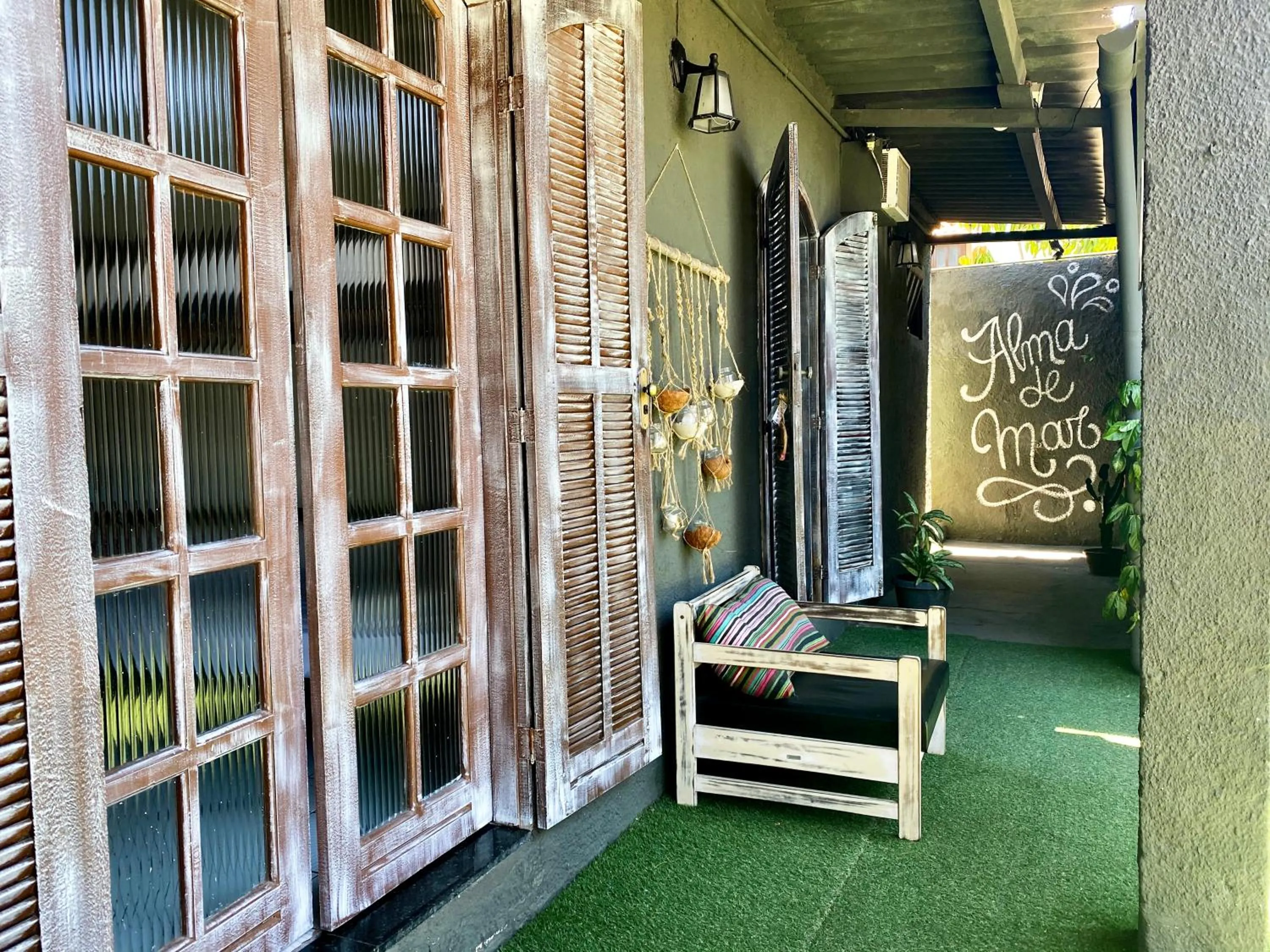 Garden in A Coroa Hostel & Pousada