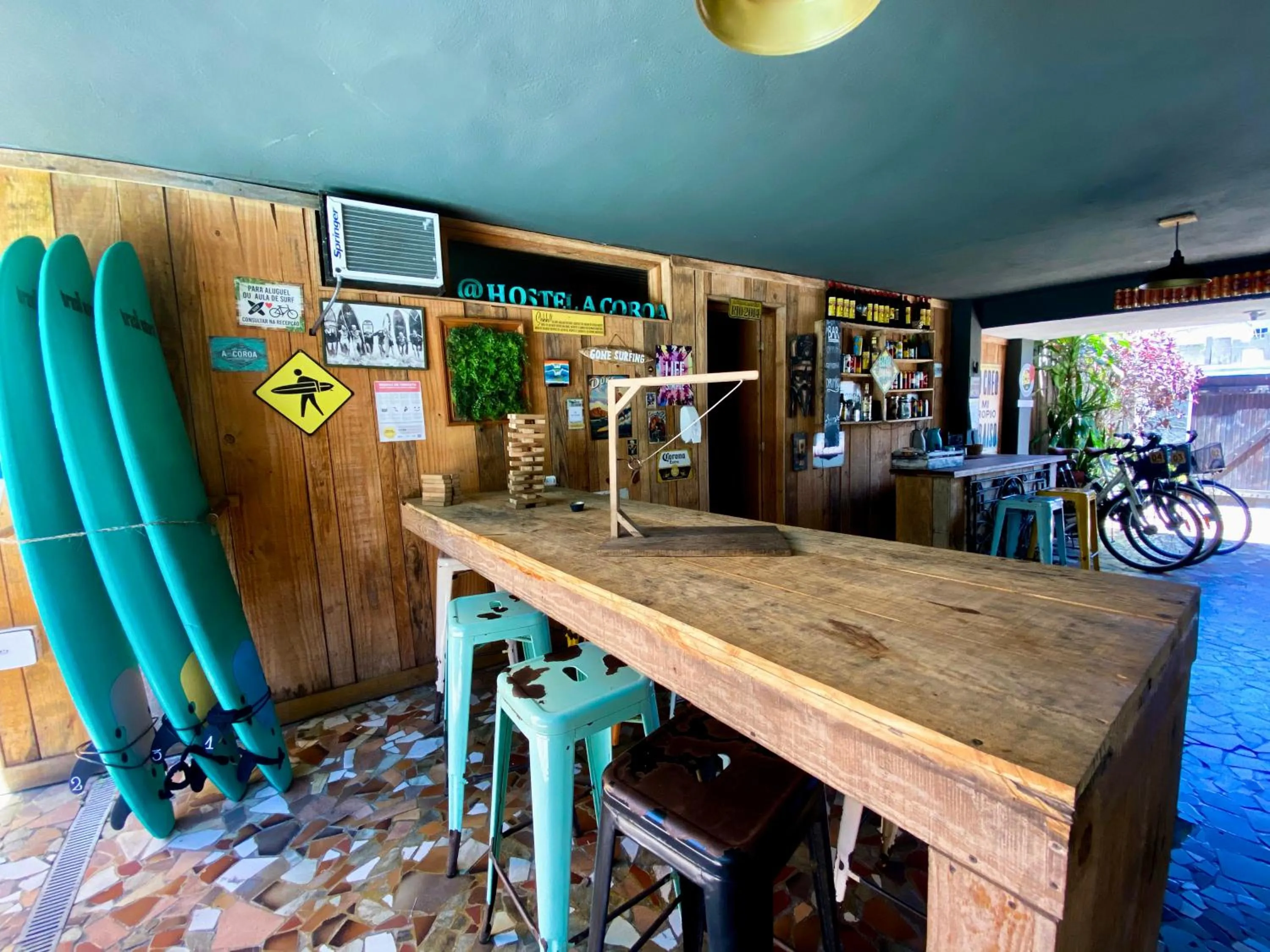 Lounge or bar in A Coroa Hostel & Pousada