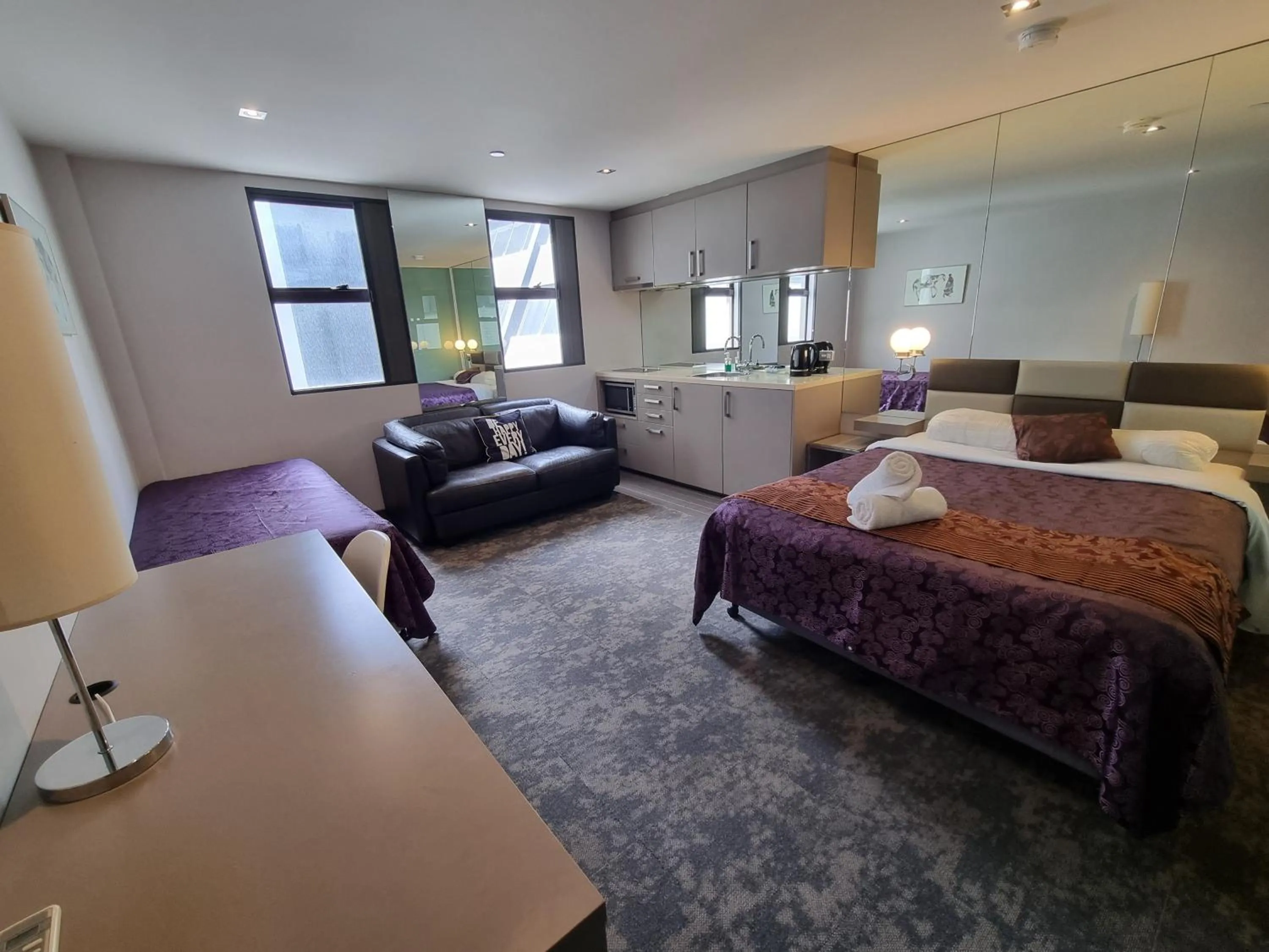 Photo of the whole room, Bed in Melbourne ViVo