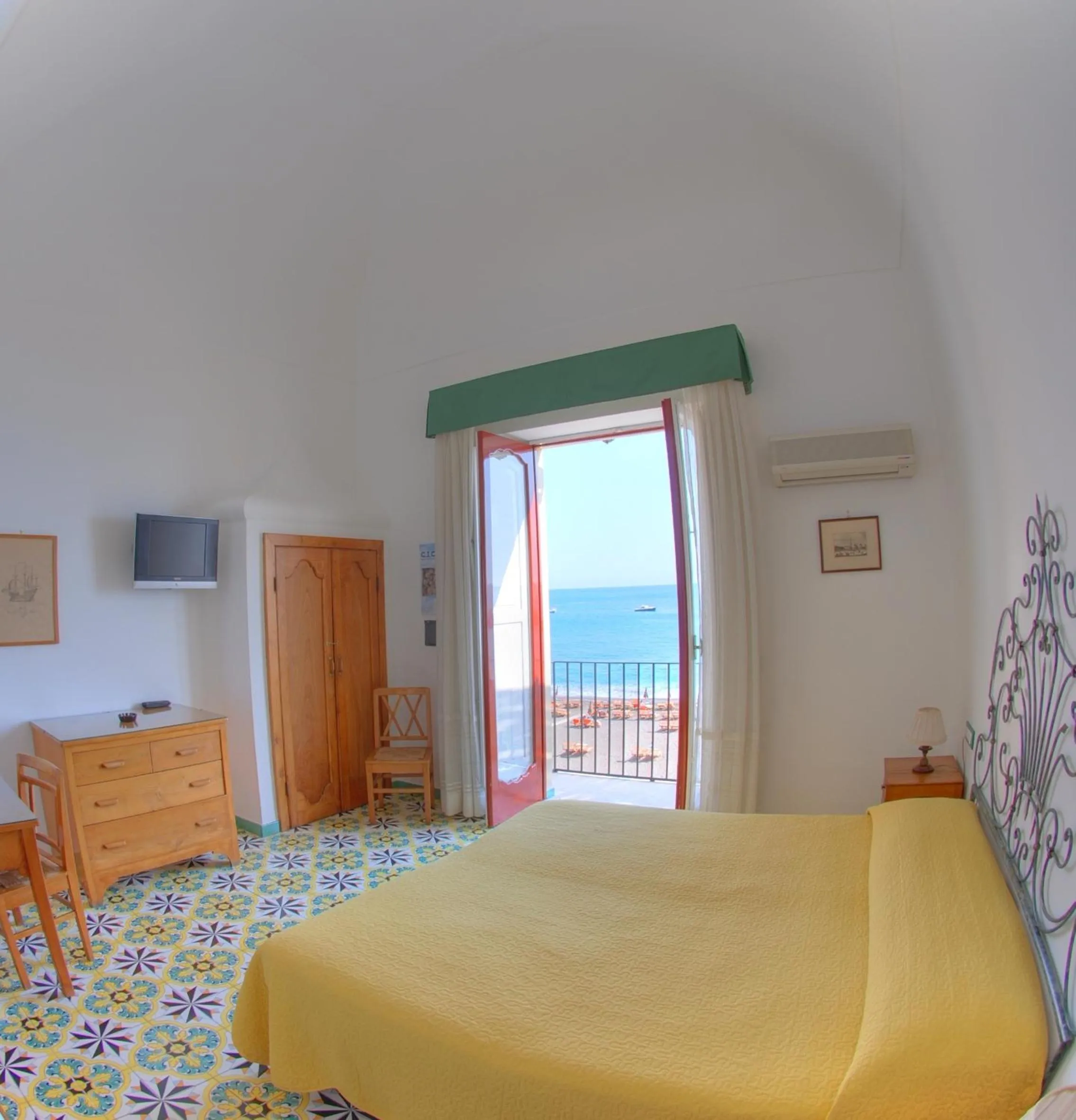 Bed in La Caravella di Positano - Relais, Beach & Residences